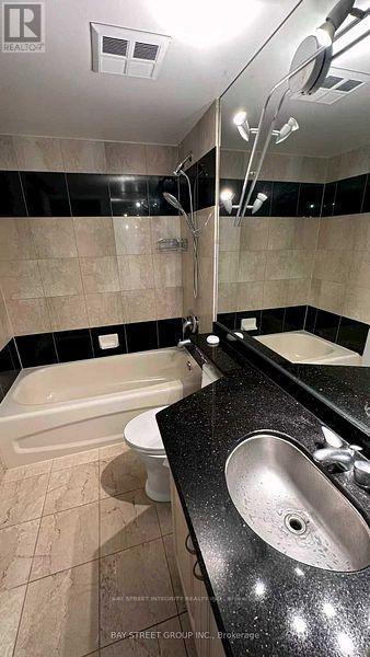 #2407 550 Webb Drive, Mississauga (City Centre), Ontario, L5B3Y4, Mississauga (City Centre), Ontario — photo 5 of 5