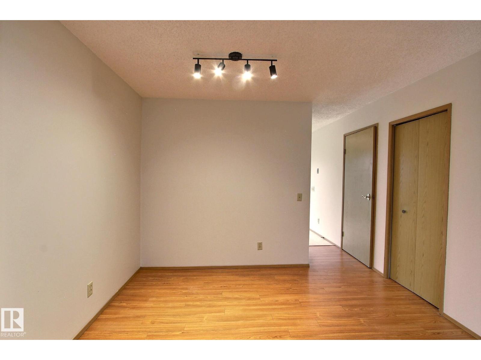 #122 5 ABERDEEN WY - 8