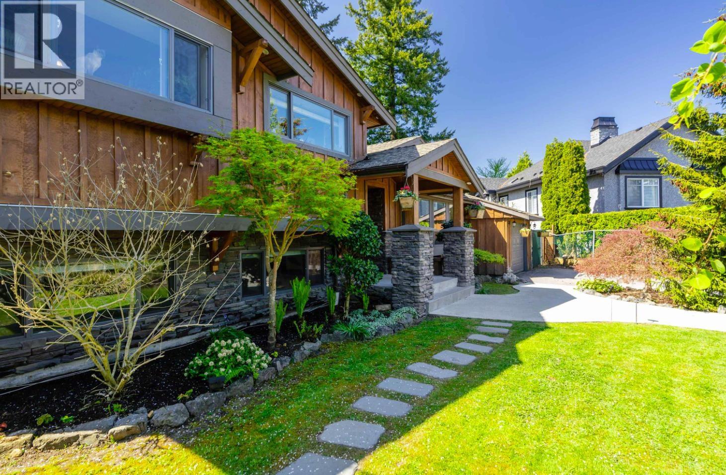 1740 SHANNON CT, Coquitlam, British Columbia, V3J6C6, Coquitlam, British Columbia — photo 2 of 5