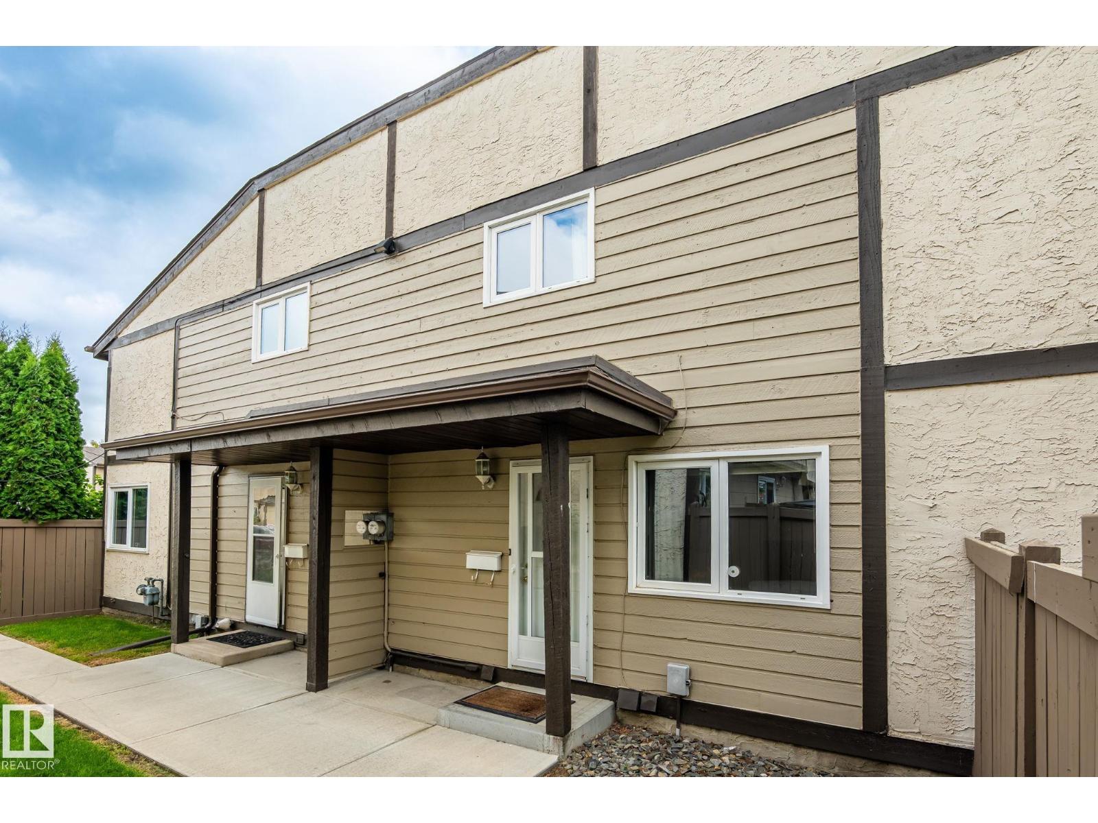 716 clareview RD NW - 2
