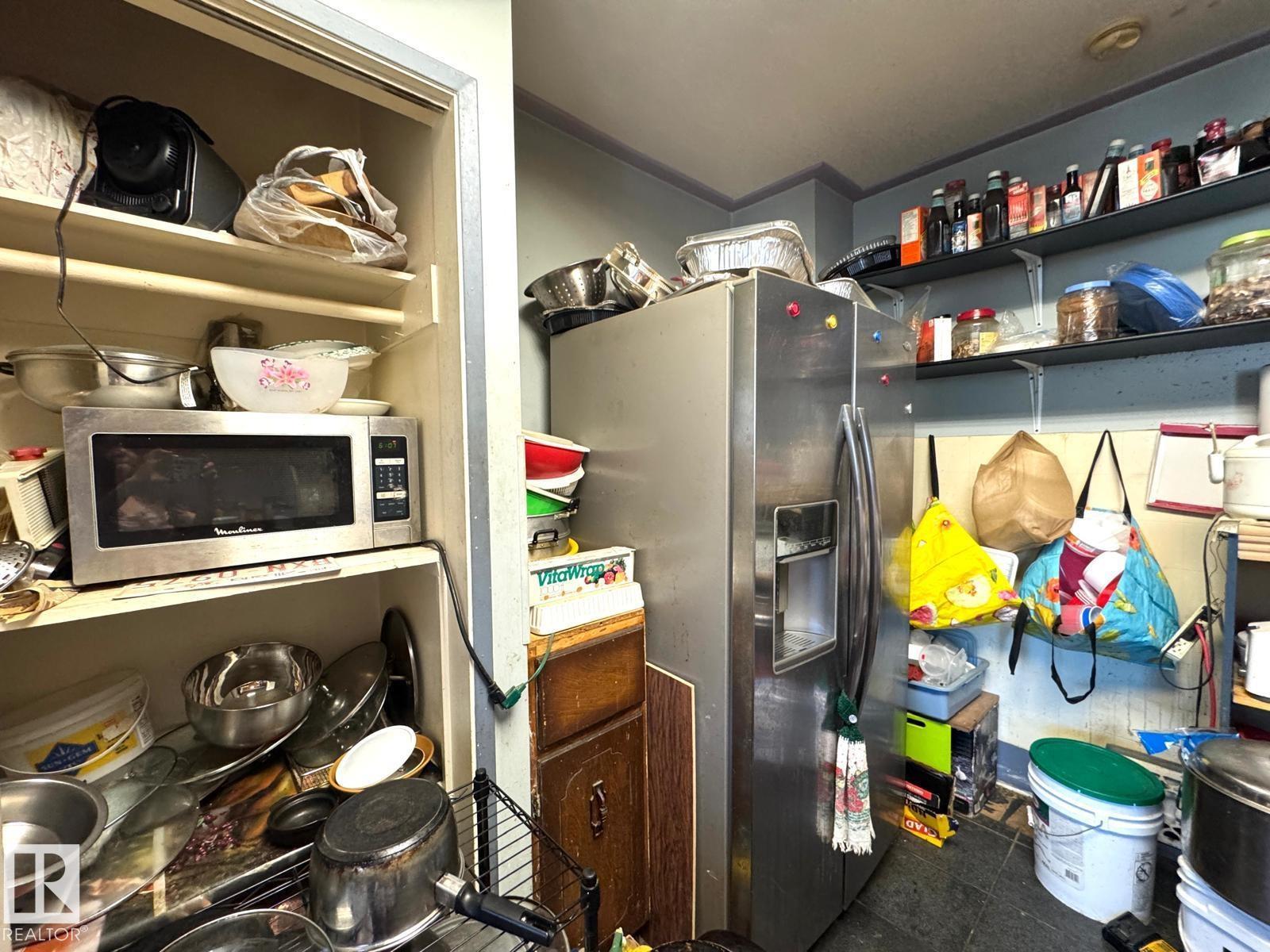 11323 97 ST NW - 8