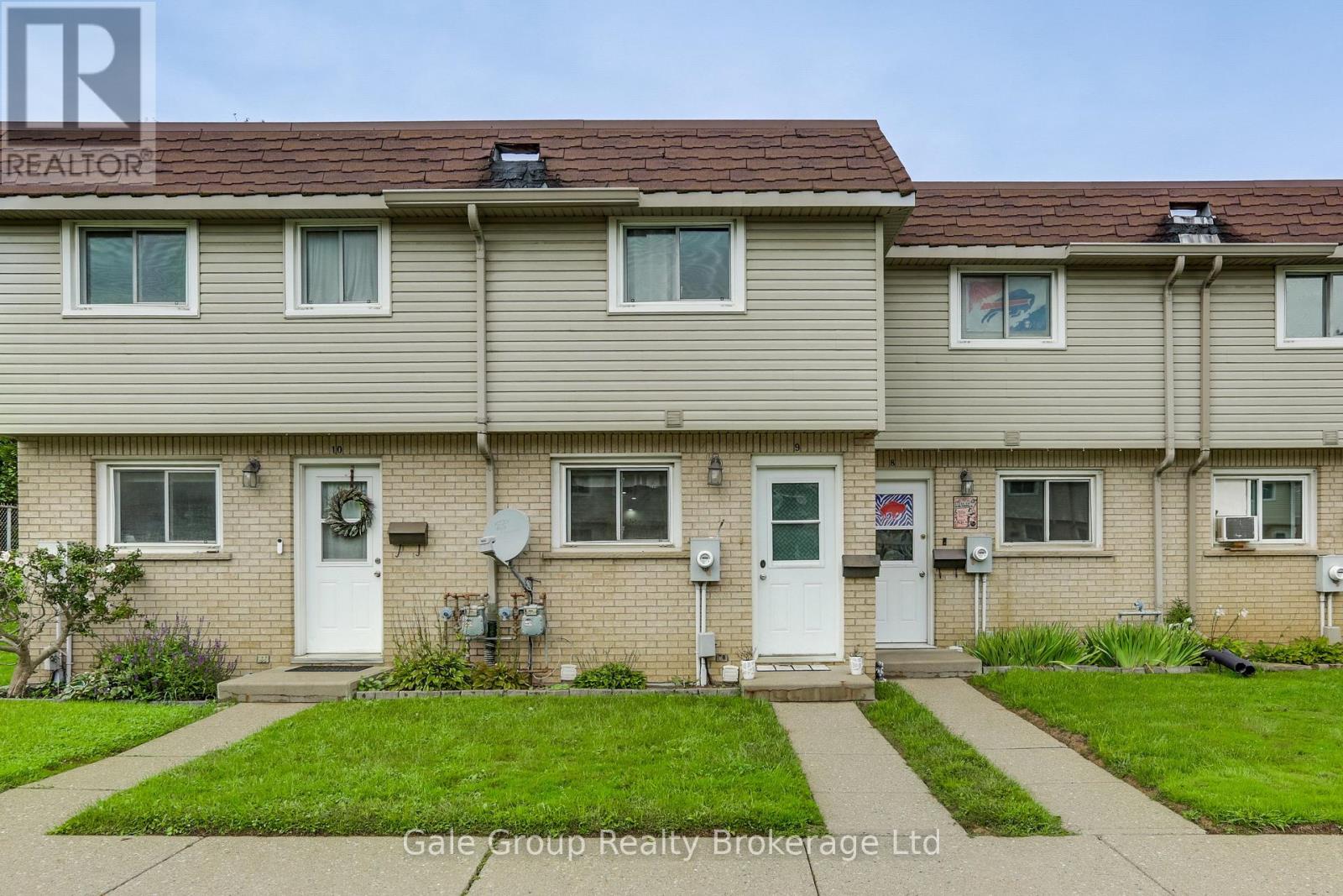 9 - 105 SPRINGBANK AVENUE, Woodstock (Woodstock - North) — photo 1