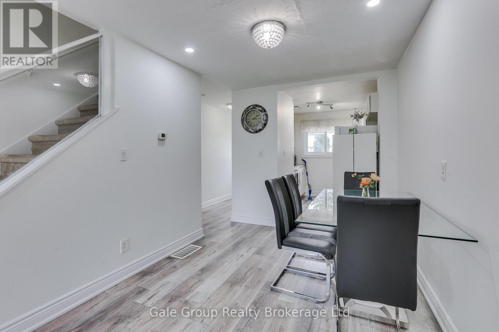 #9 105 SPRINGBANK AVENUE - 9