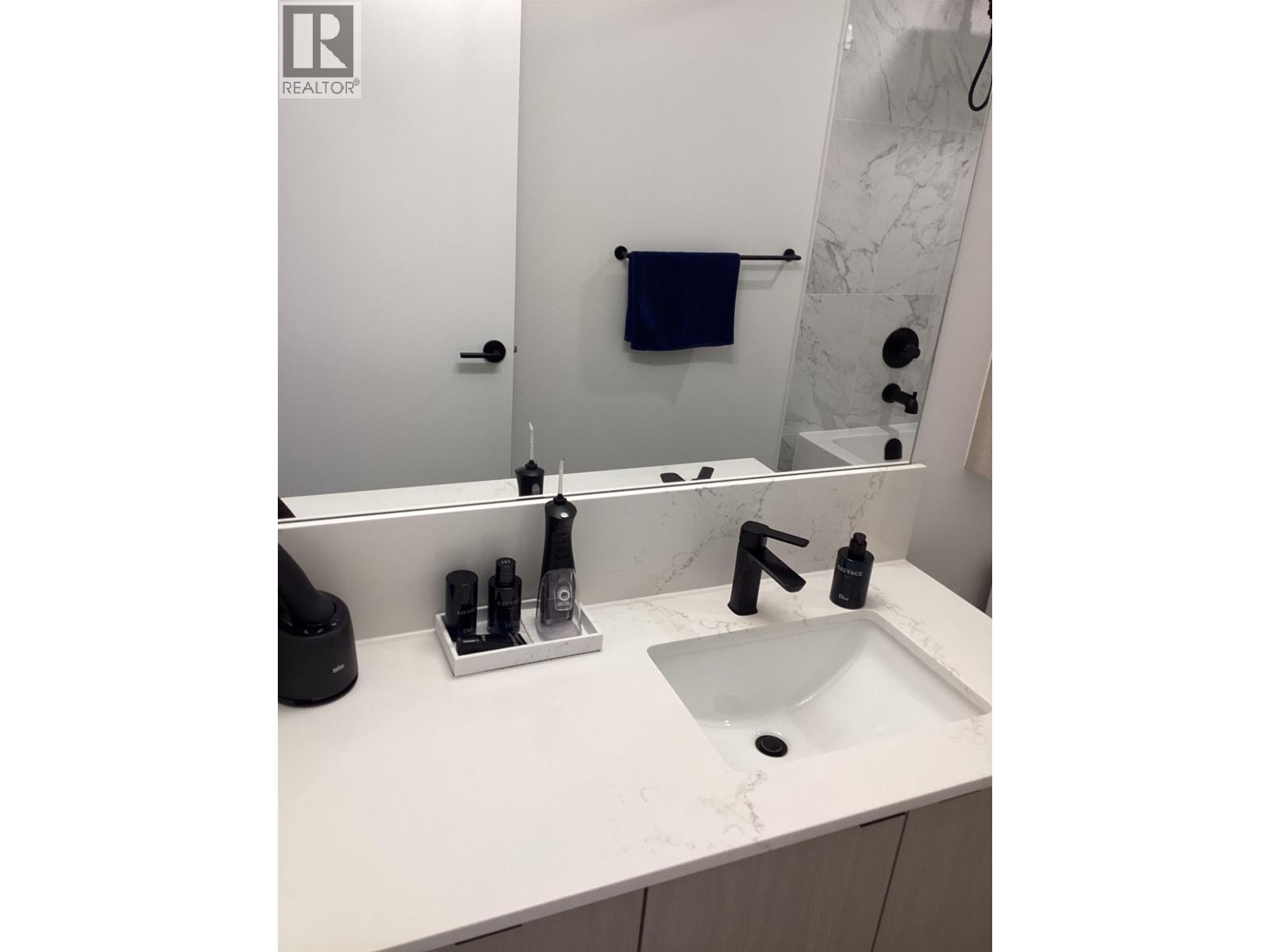 303 2277 HAWTHORNE AVENUE, Port Coquitlam