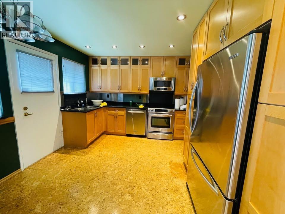 900 CORNELL AVENUE, Coquitlam — photo 3