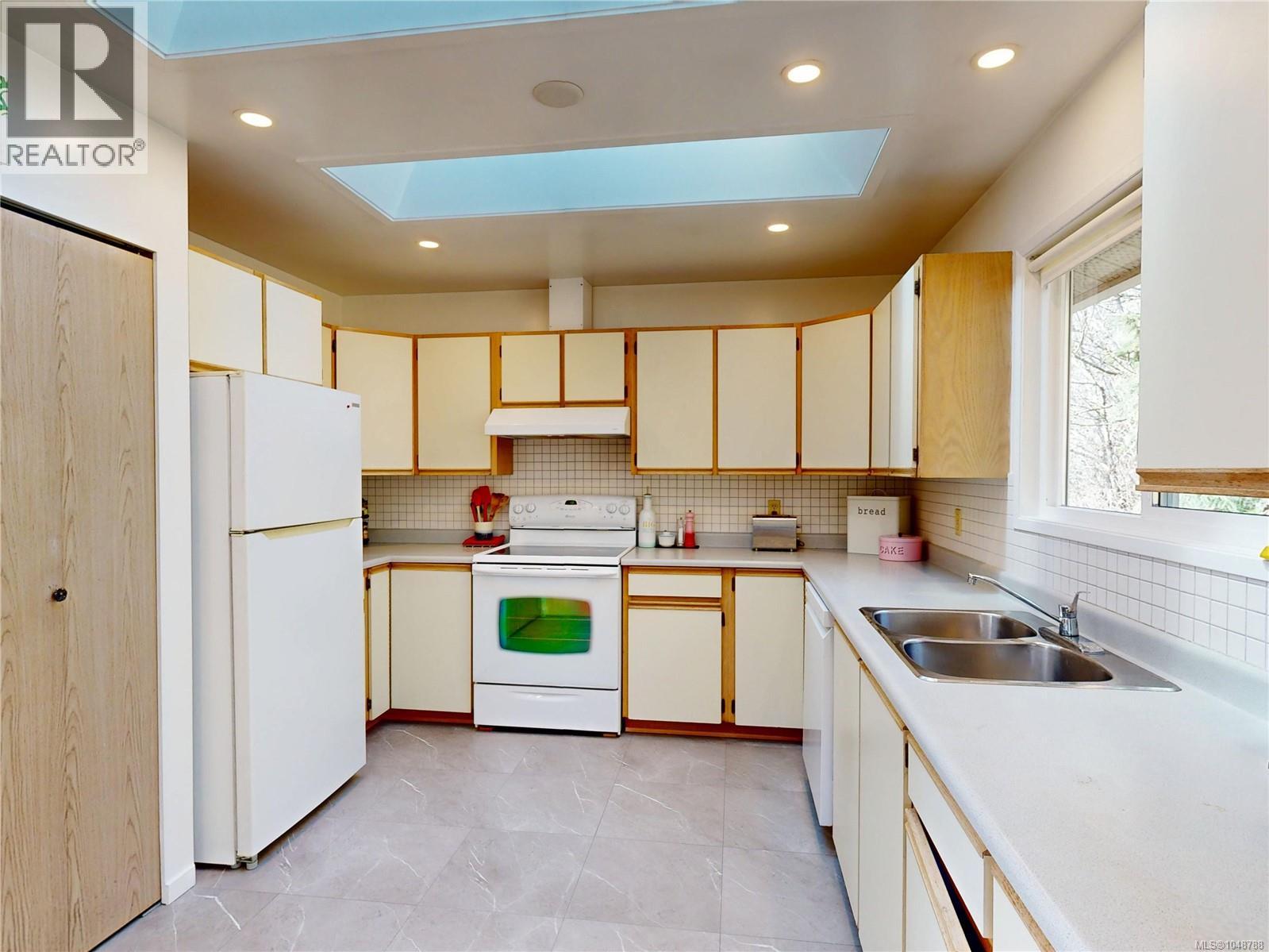  2065 Arleigh Place, Sooke