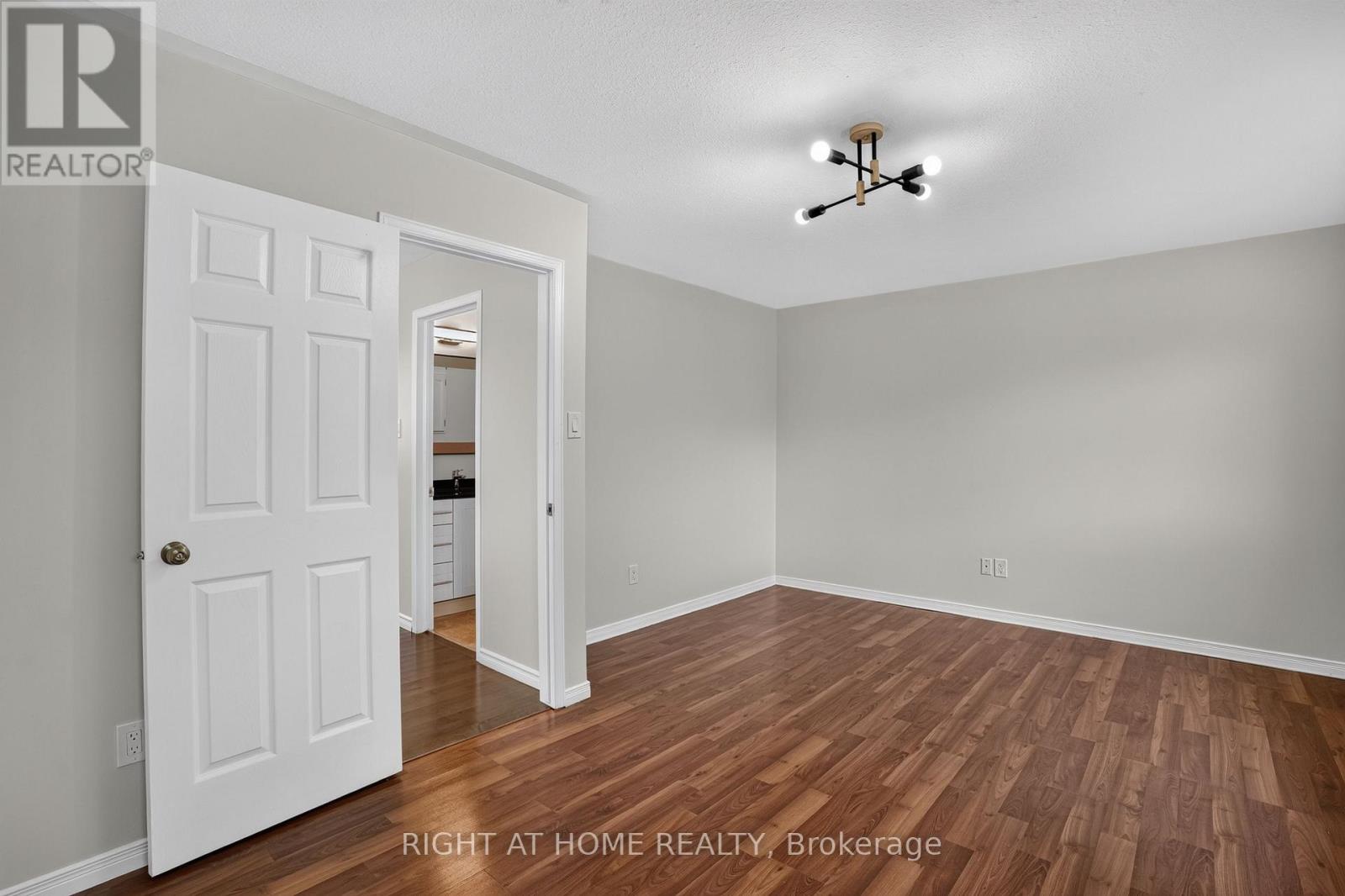 32 SAFFRON COURT - Image 21