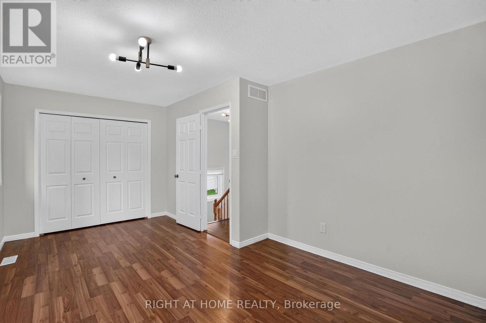 32 SAFFRON COURT - Image 22