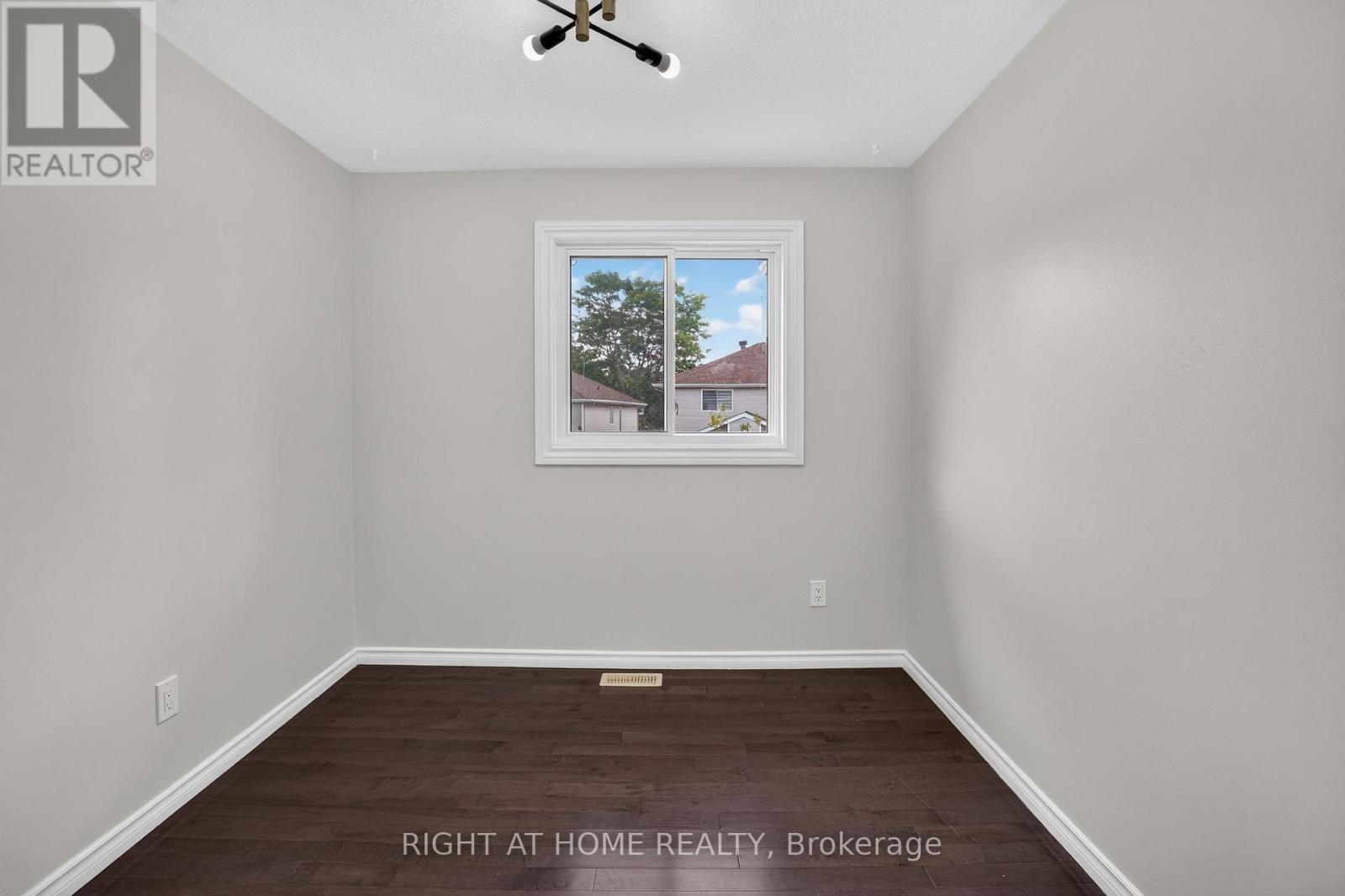 32 SAFFRON COURT - Image 25