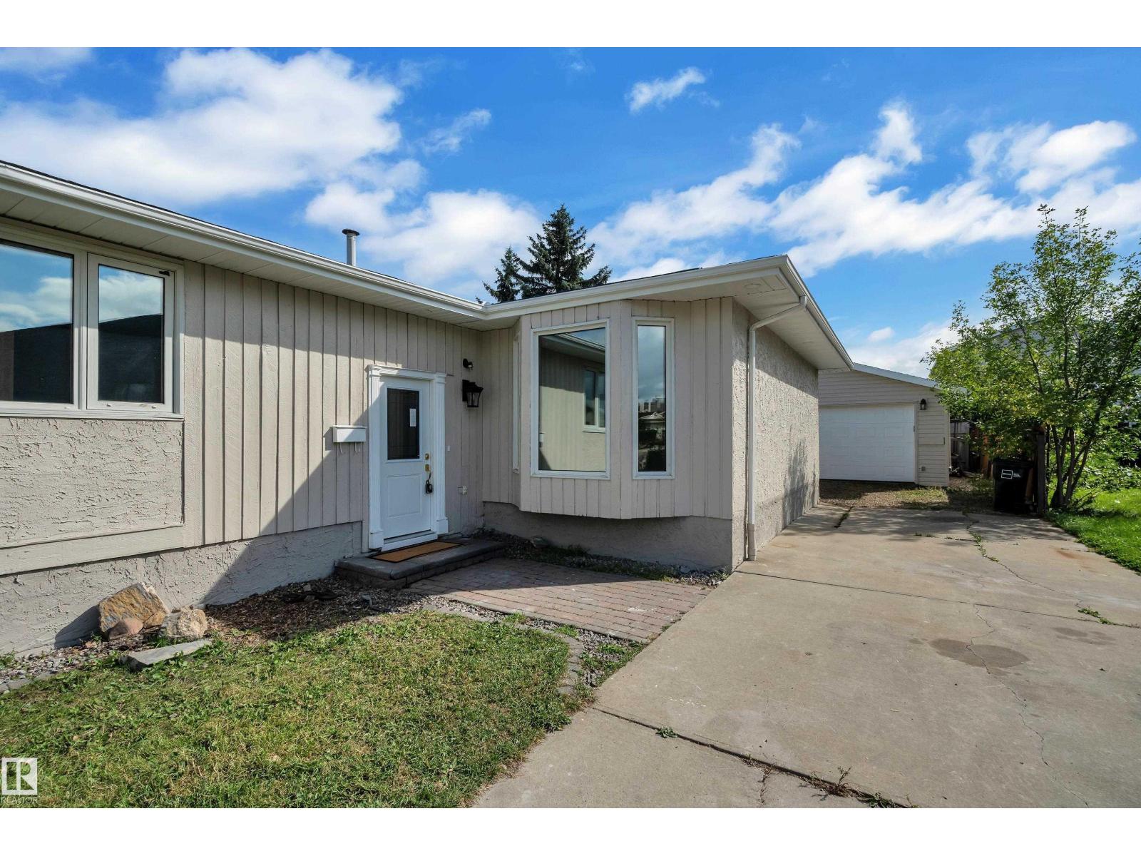 11427 141 AV NW - 37