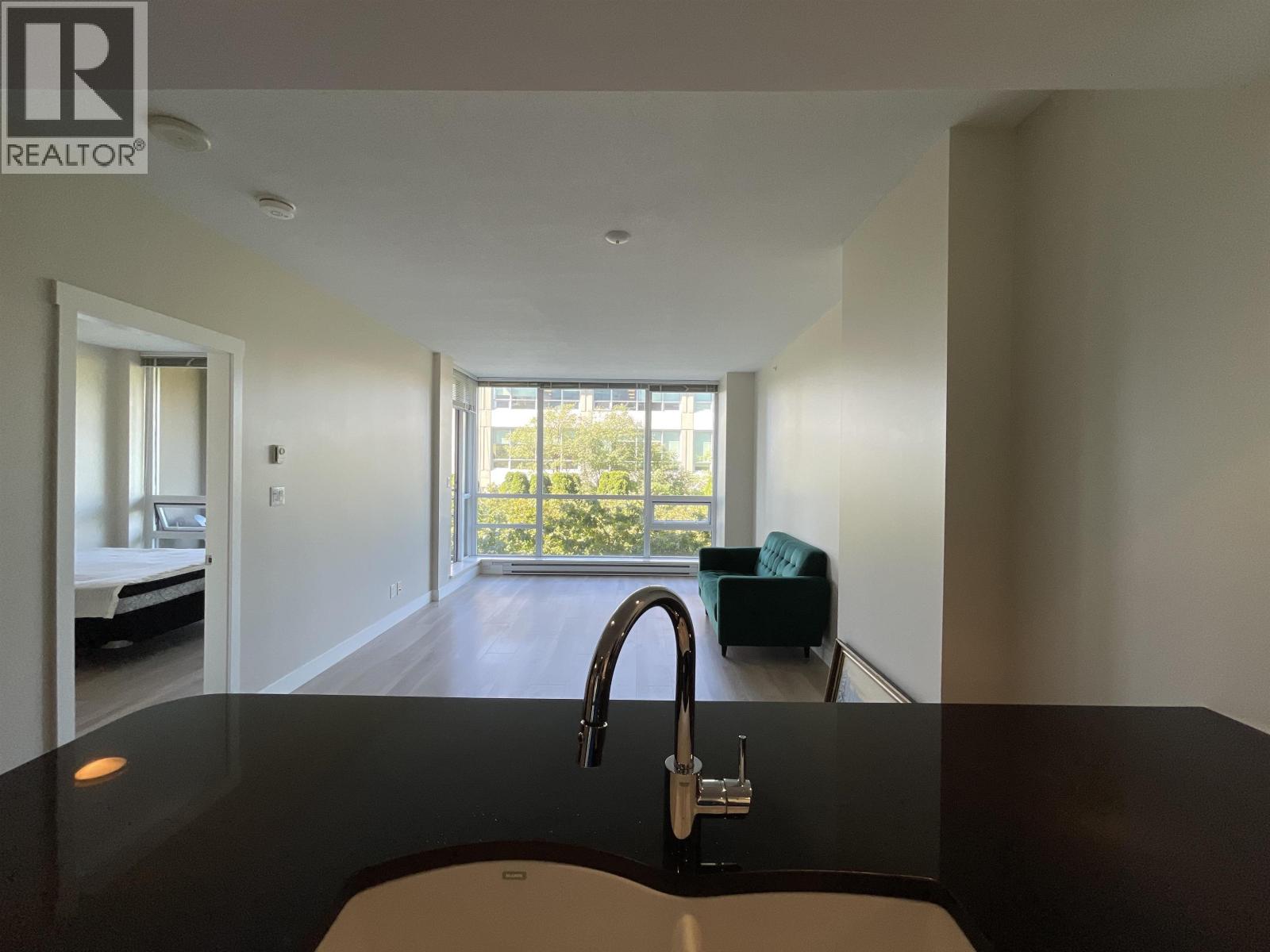 602 2968 GLEN DRIVE, Coquitlam — photo 3