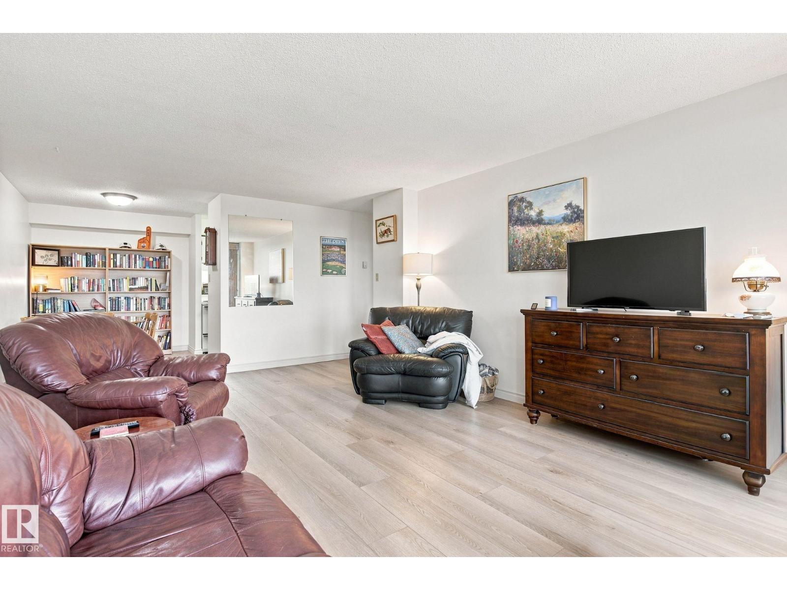 #1507 9835 113 ST NW - 18