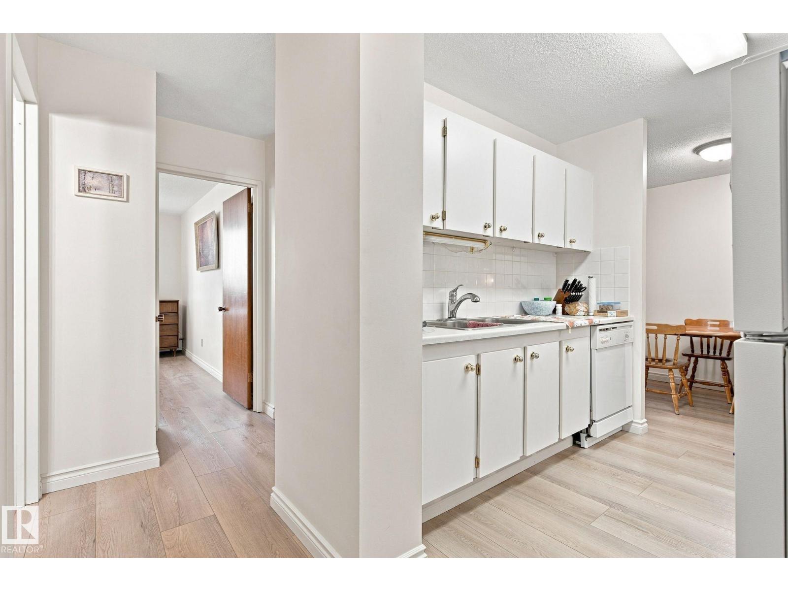 #1507 9835 113 ST NW - 7