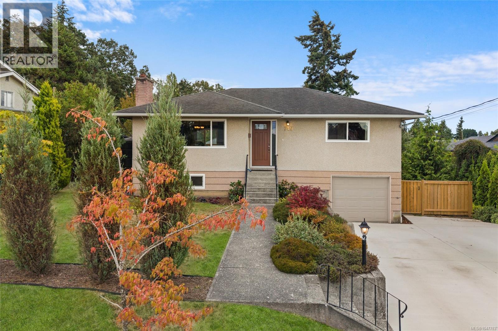 749 Lily Ave - 1