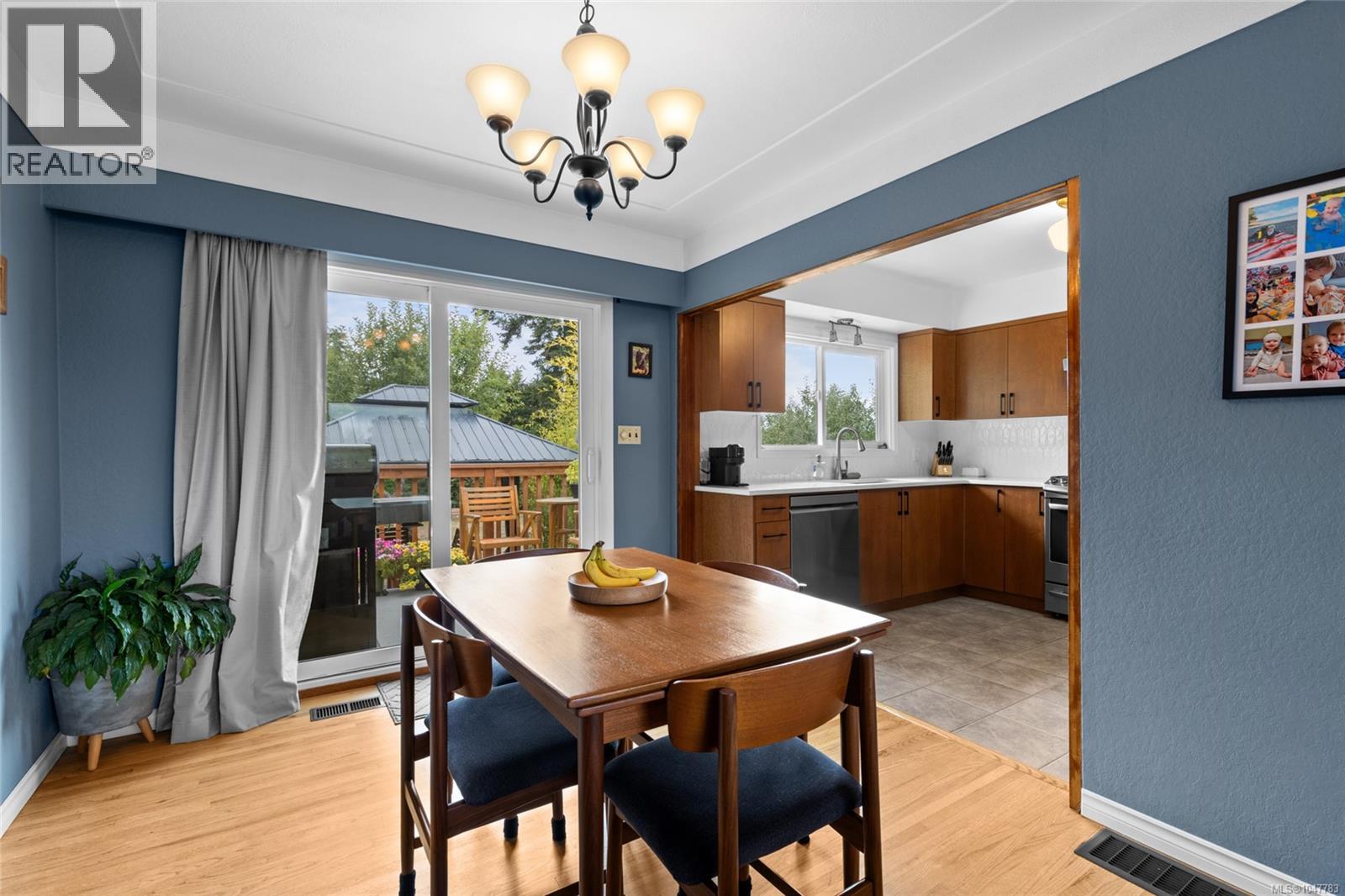  749 Lily Avenue, Saanich