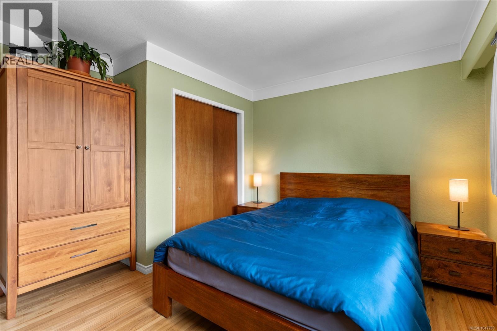  749 Lily Avenue, Saanich
