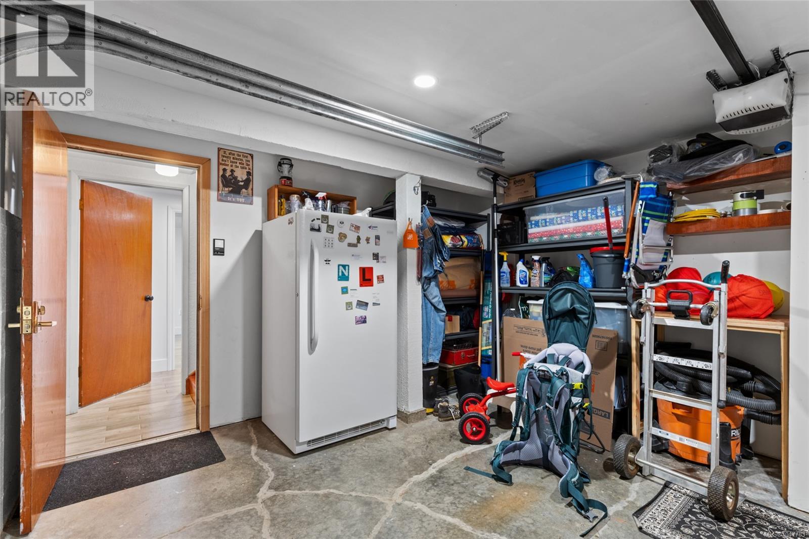  749 Lily Avenue, Saanich