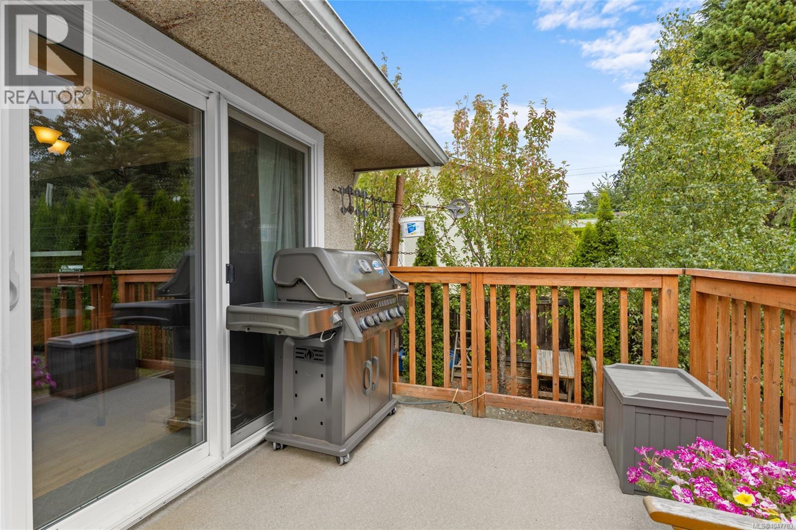  749 Lily Avenue, Saanich
