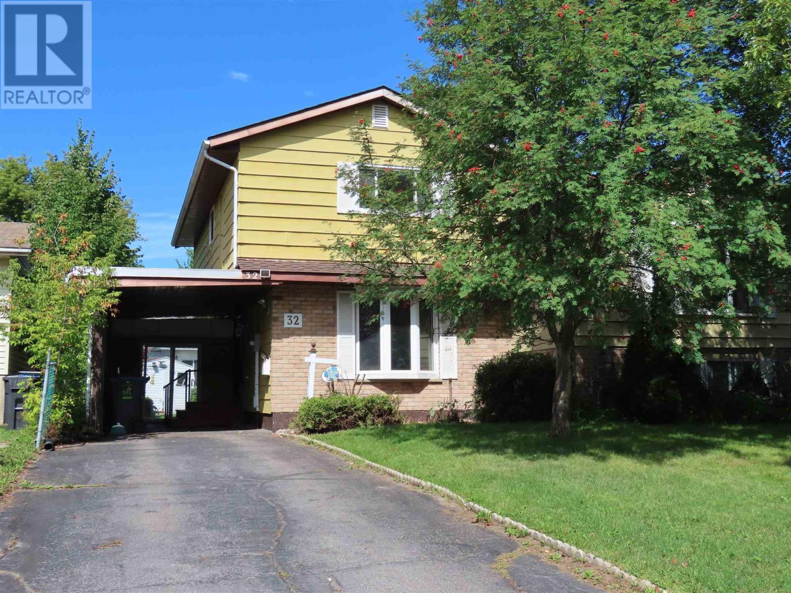 Property for sale at 32 Breton RD