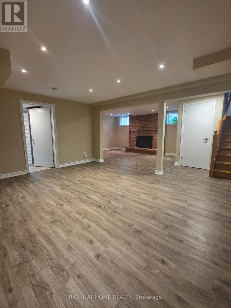 250 Hemlock Drive, Whitchurch-Stouffville (Stouffville), Ontario, L4A5A5, Whitchurch-Stouffville (Stouffville), Ontario — photo 2 of 5