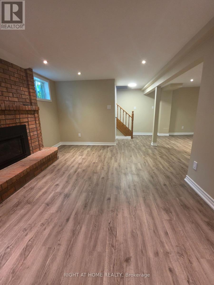 250 Hemlock Drive, Whitchurch-Stouffville (Stouffville), Ontario, L4A5A5, Whitchurch-Stouffville (Stouffville), Ontario — photo 3 of 5