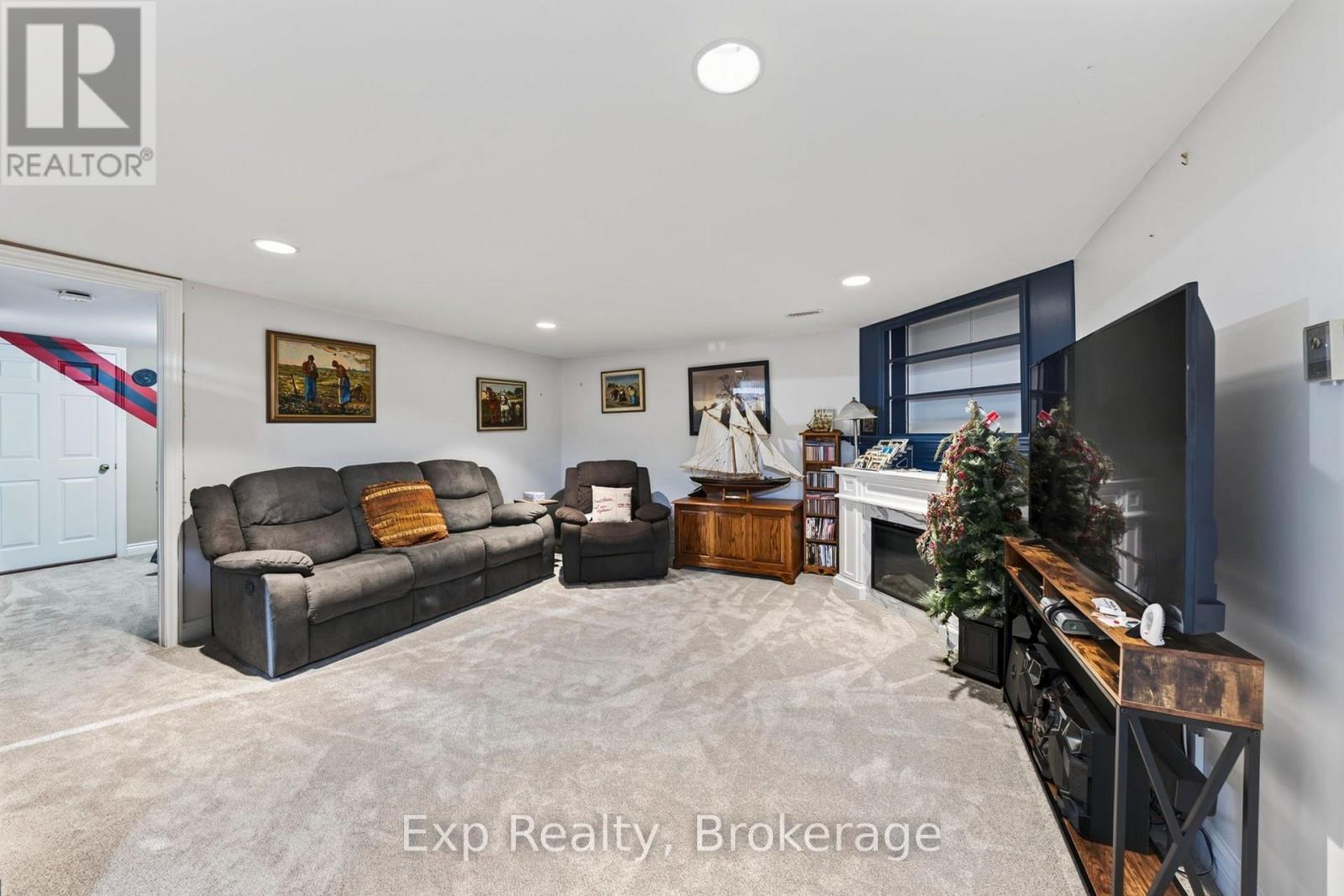 1745 LAZIER ROAD - 23