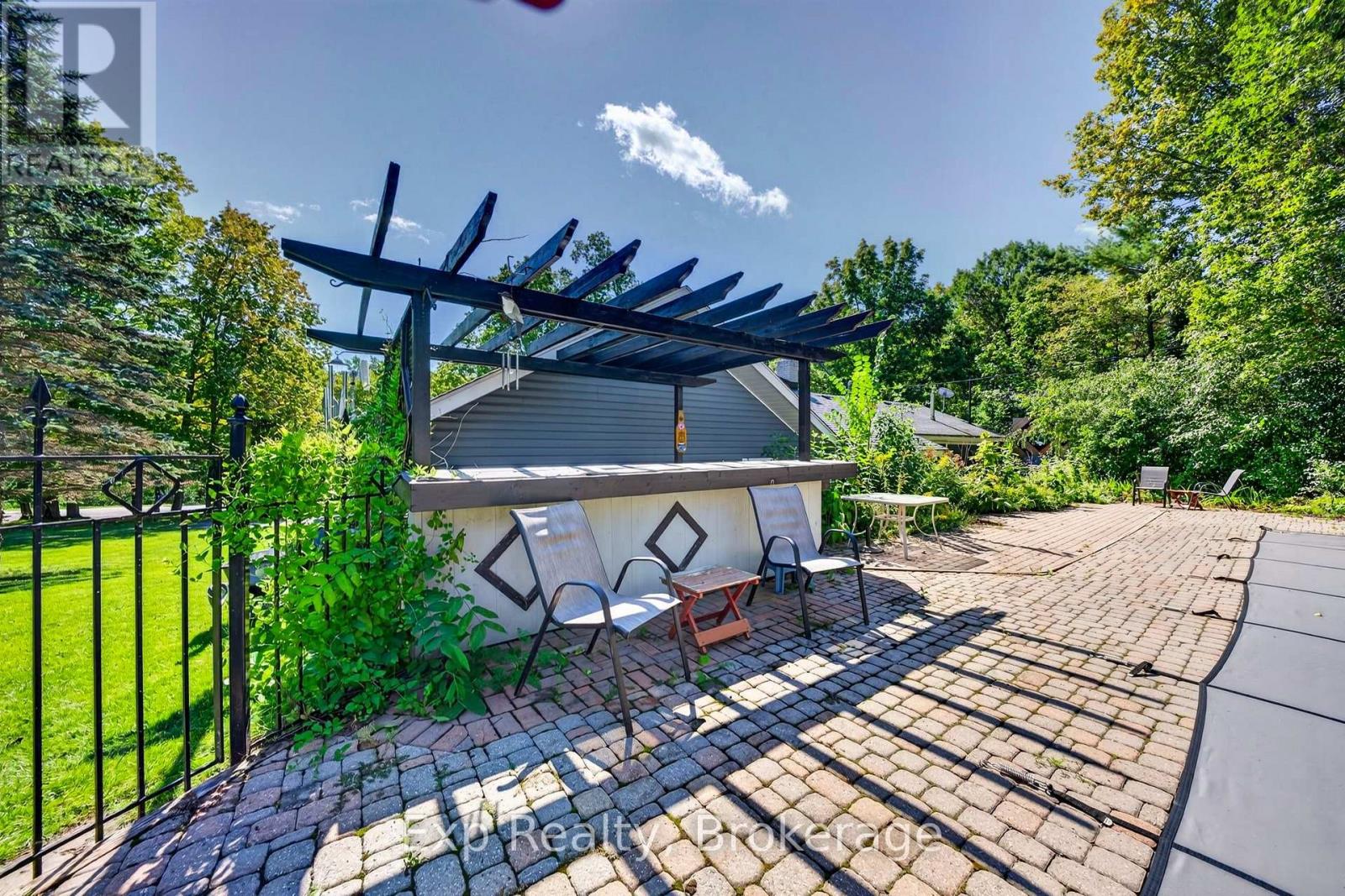 1745 LAZIER ROAD - 33