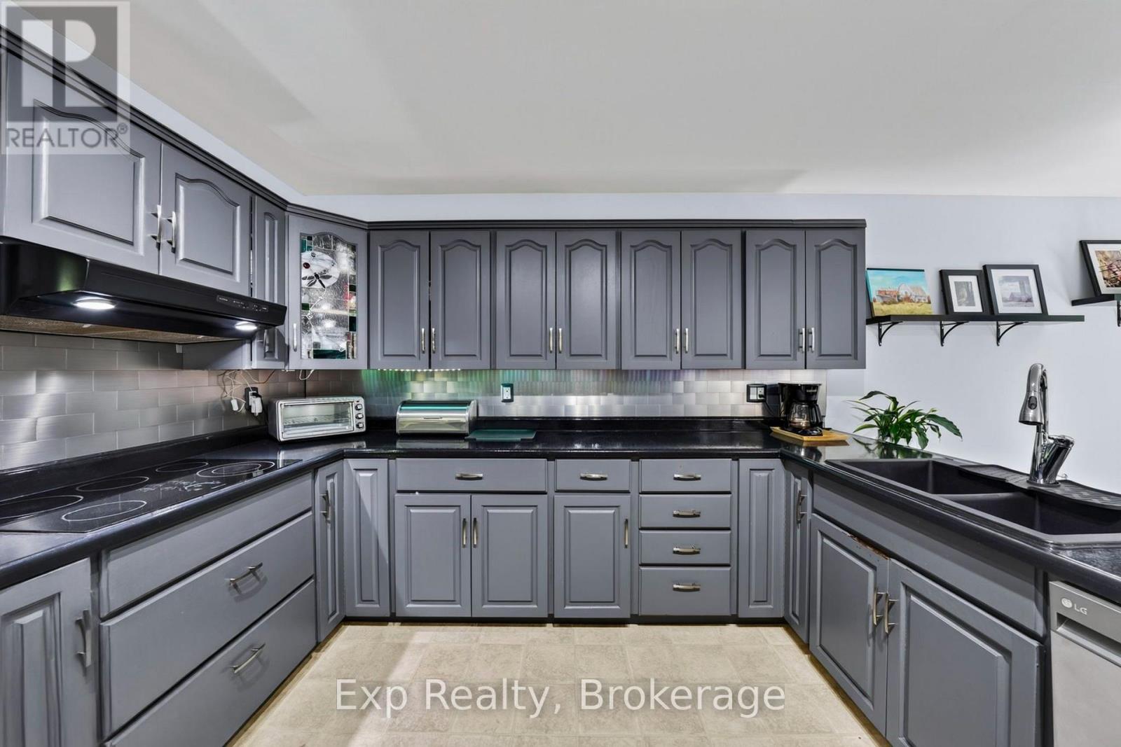 1745 LAZIER ROAD - 5