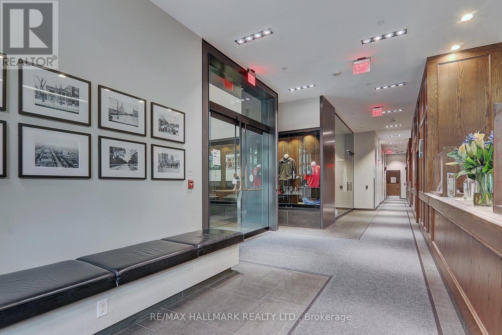 #2009 426 UNIVERSITY AVENUE - Image 26