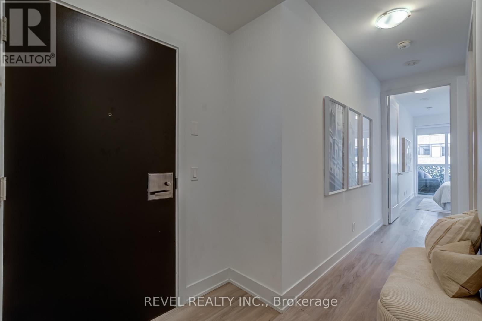 #1107 11 Lillian Street, Toronto (Mount Pleasant West), Ontario, M4S2H7, Toronto (Mount Pleasant West), Ontario — photo 3 of 5