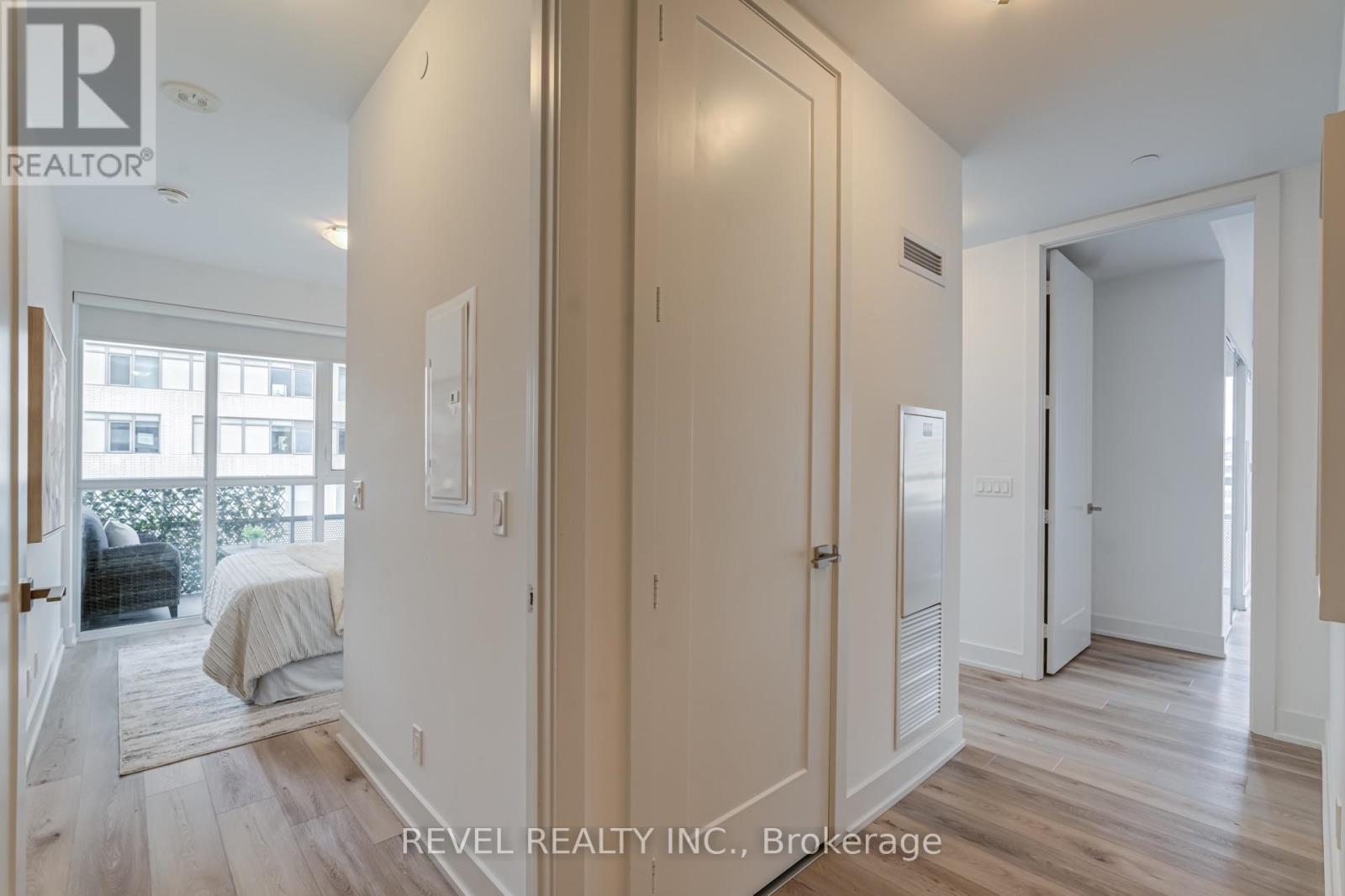 #1107 11 Lillian Street, Toronto (Mount Pleasant West), Ontario, M4S2H7, Toronto (Mount Pleasant West), Ontario — photo 4 of 5