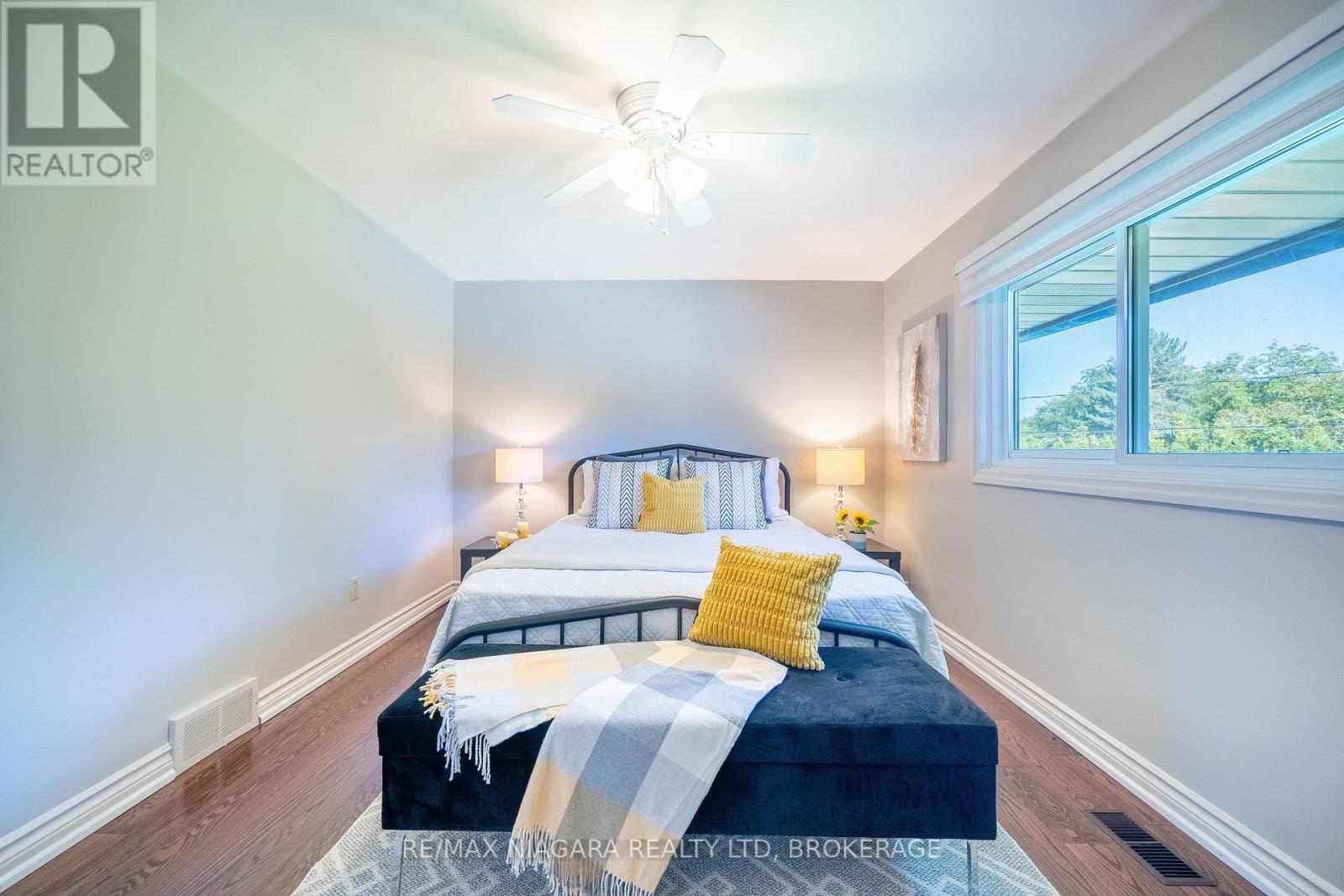 8 FERNWOOD TERRACE - 19