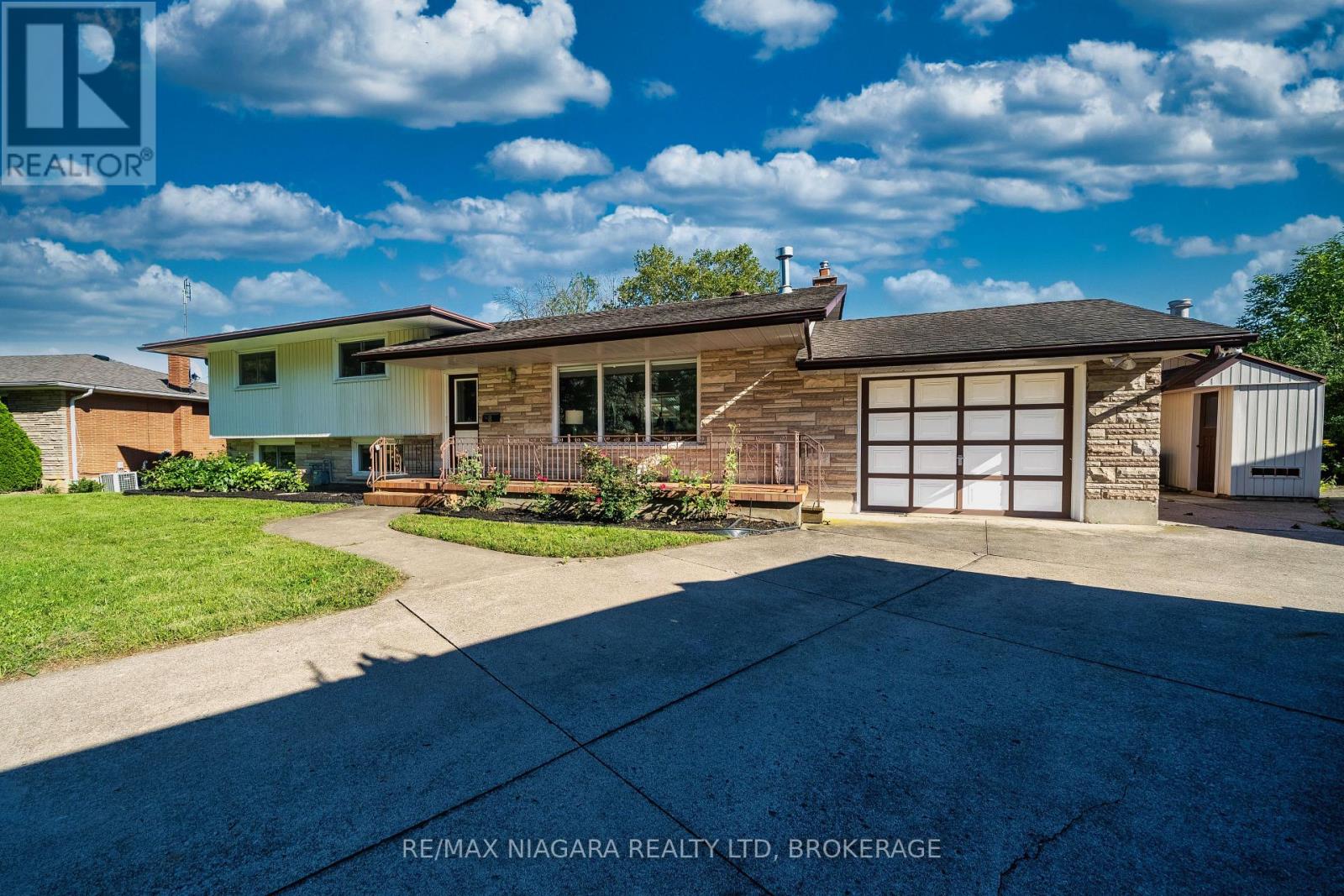 8 FERNWOOD TERRACE - 2