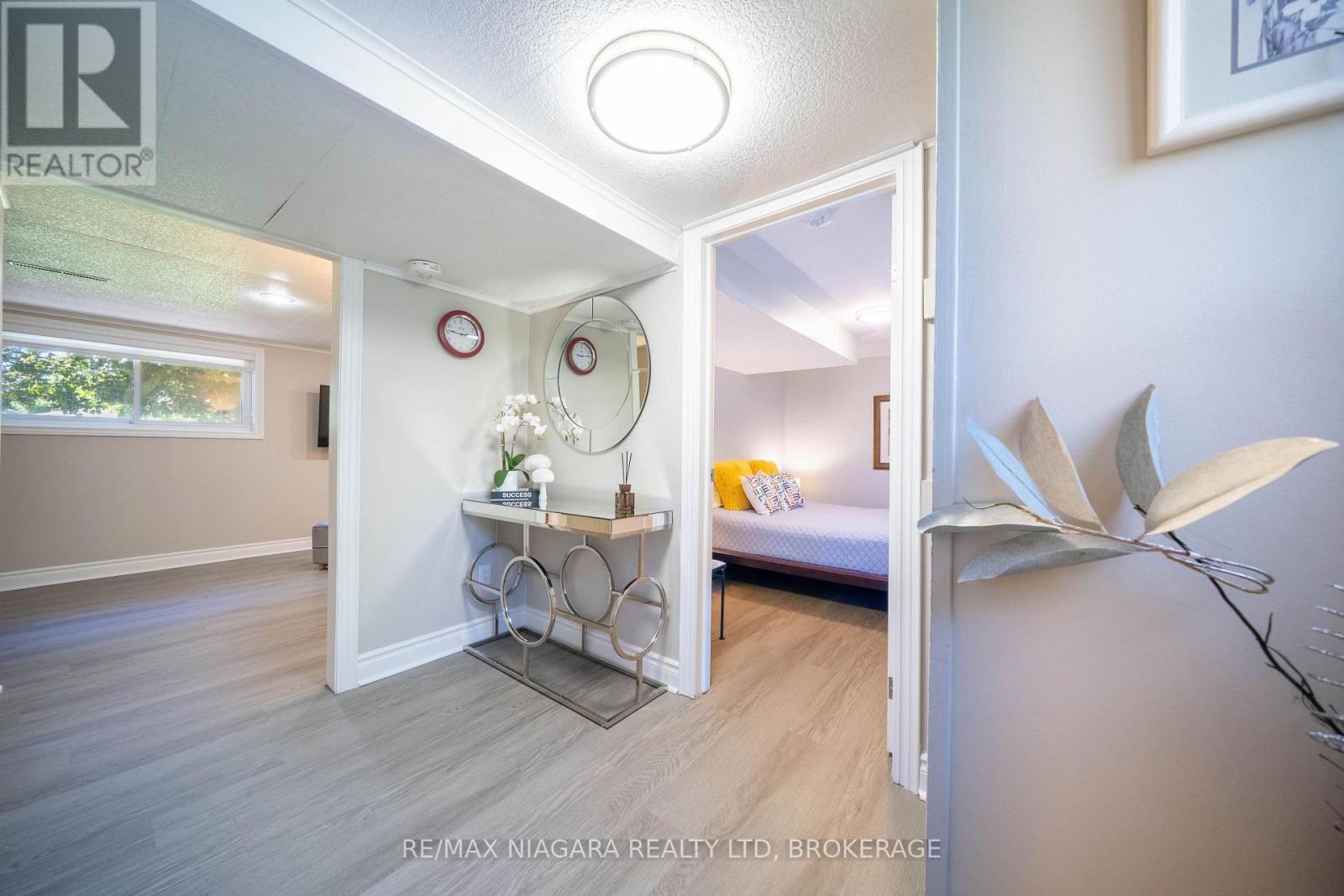 8 FERNWOOD TERRACE - 25