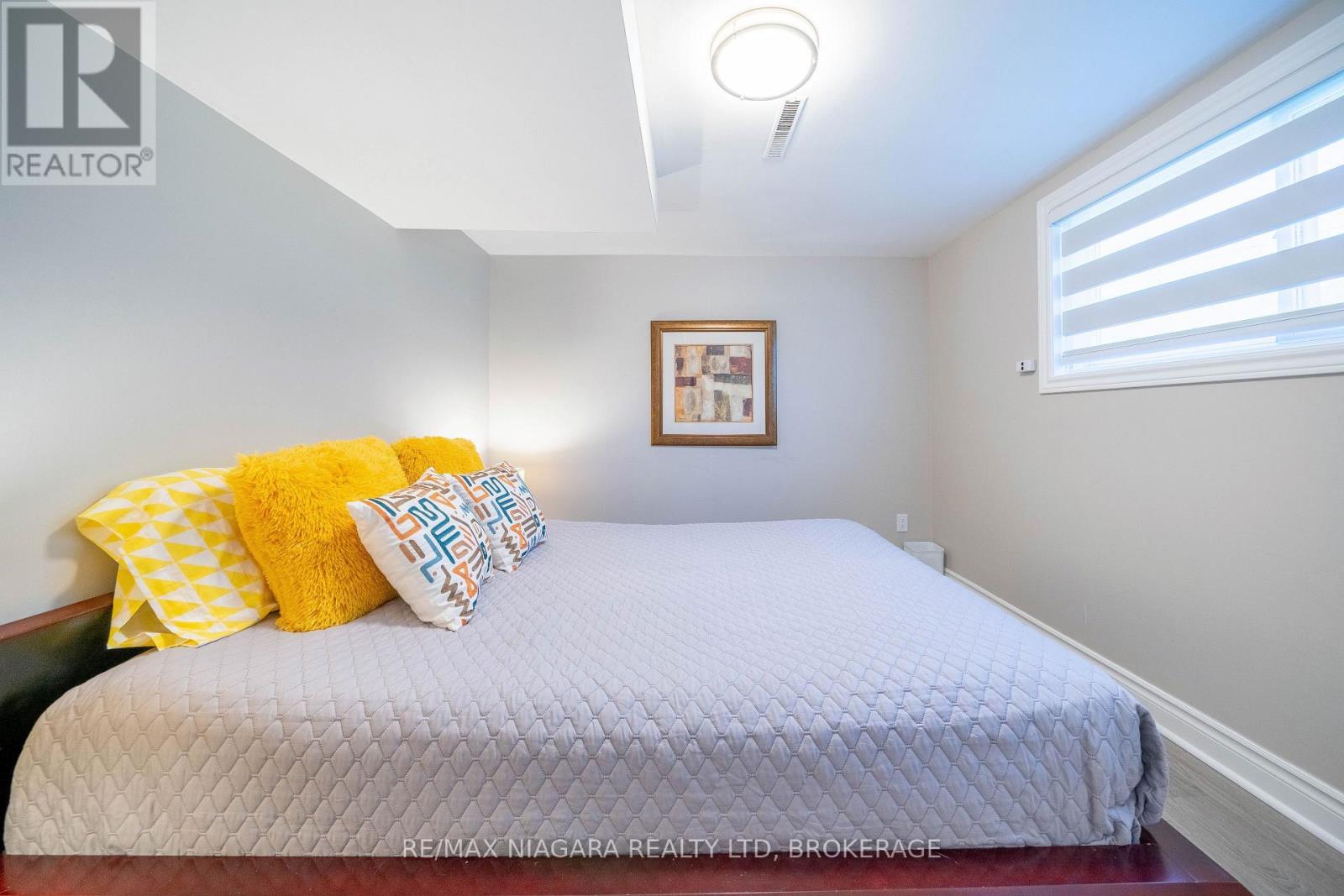 8 FERNWOOD TERRACE - 27