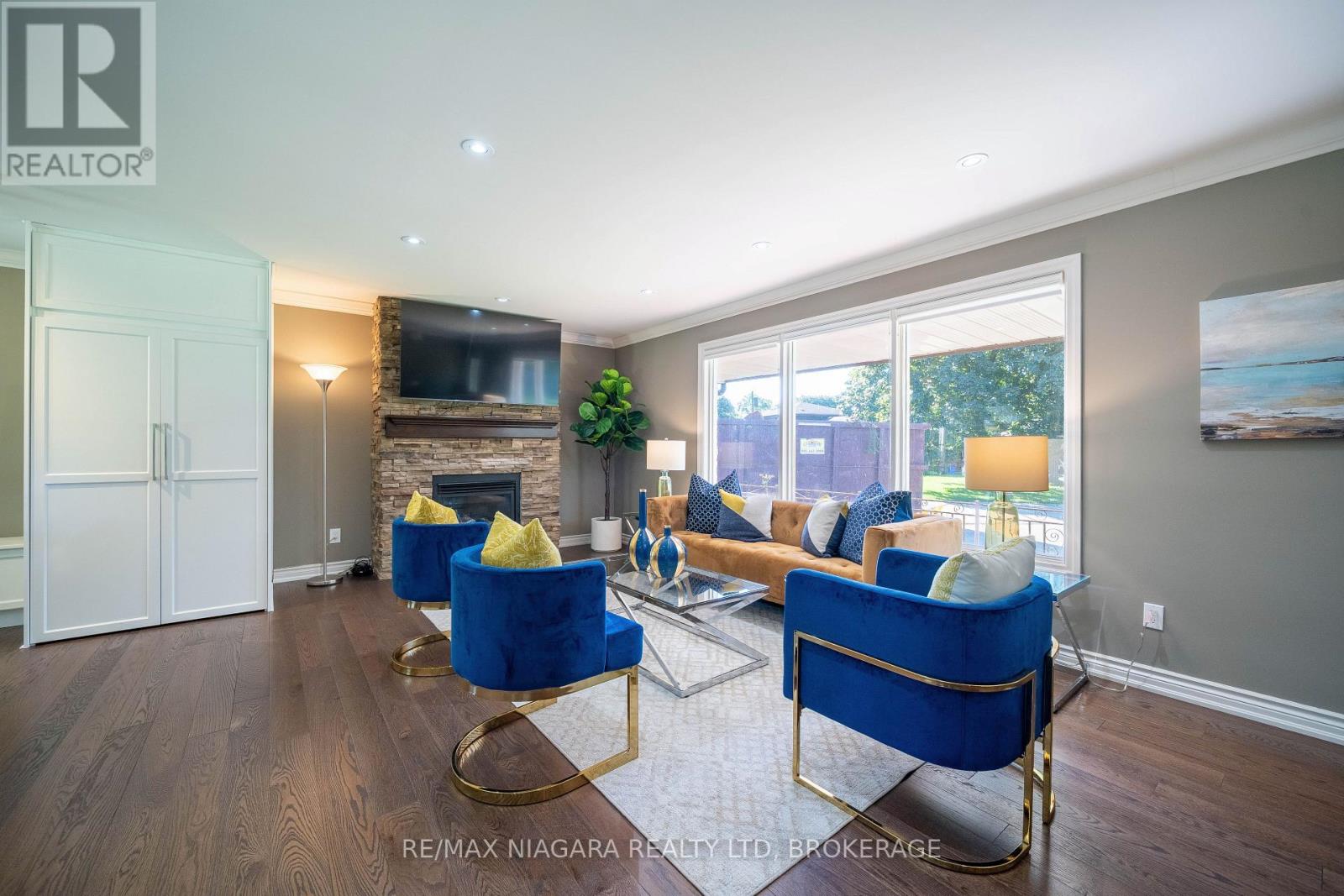 8 FERNWOOD TERRACE - 7