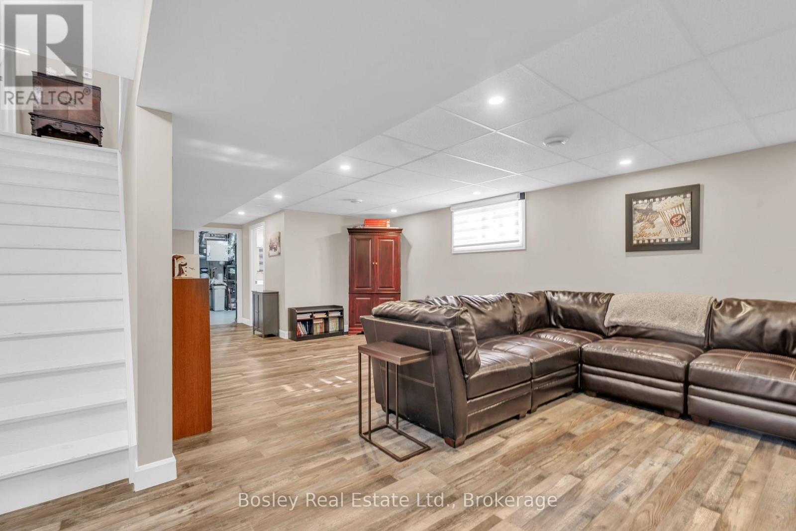 420 VICTORIA STREET - Image 25