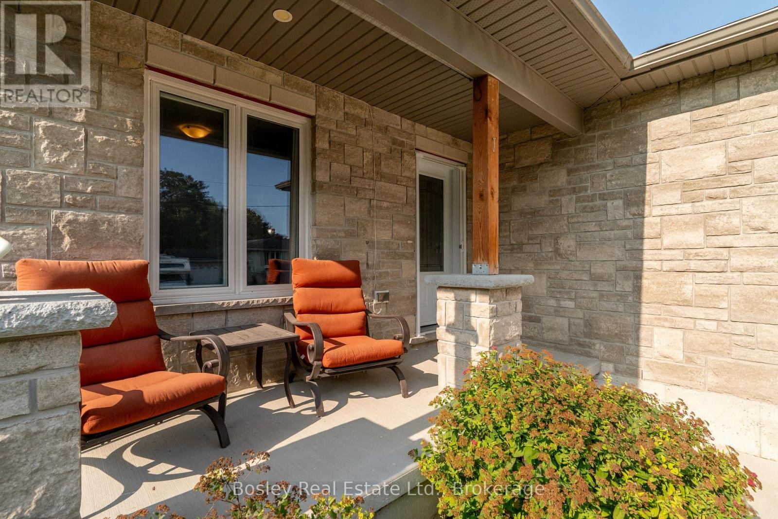 420 VICTORIA STREET - Image 4