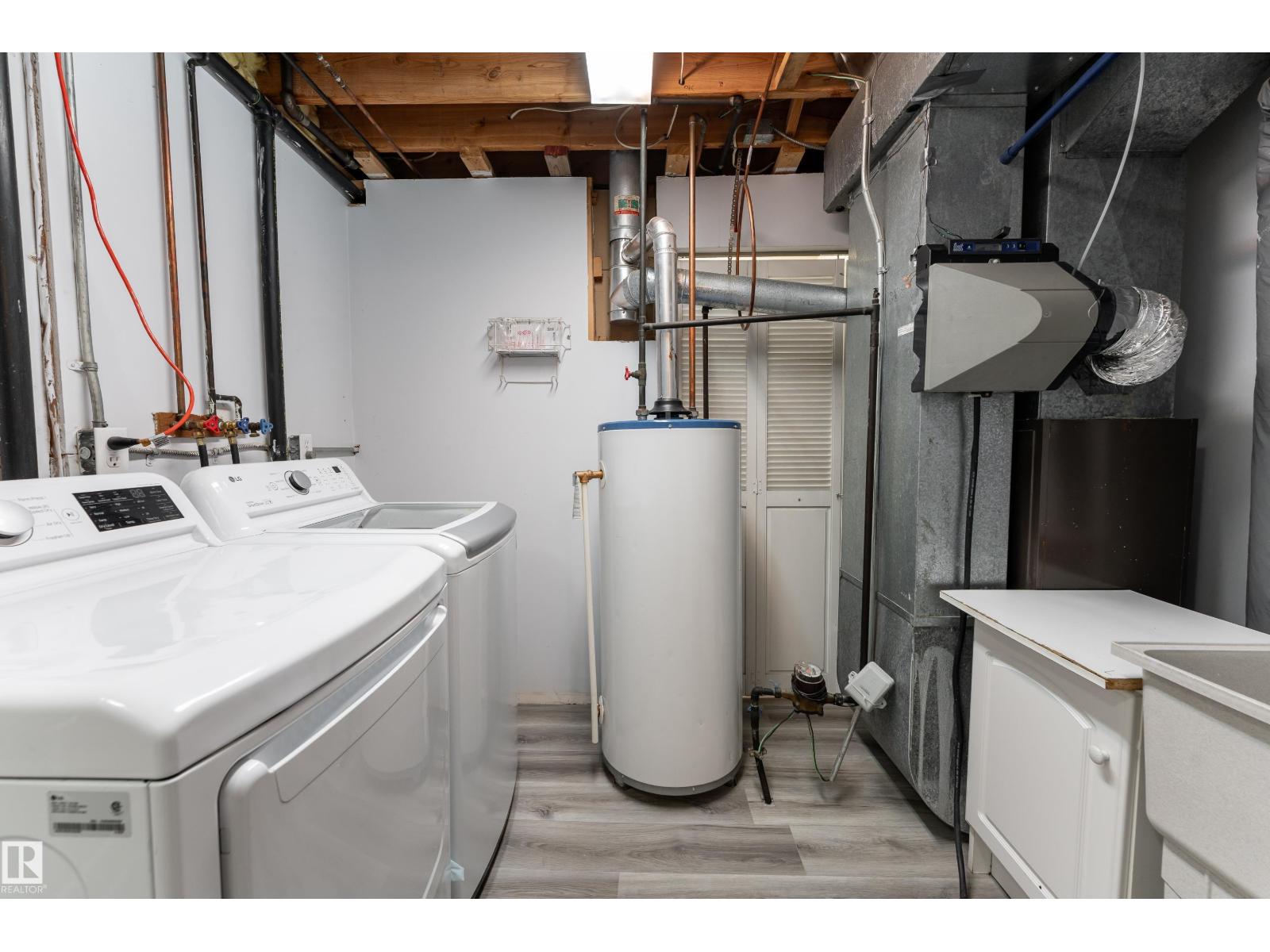 2512 46A ST NW - 24
