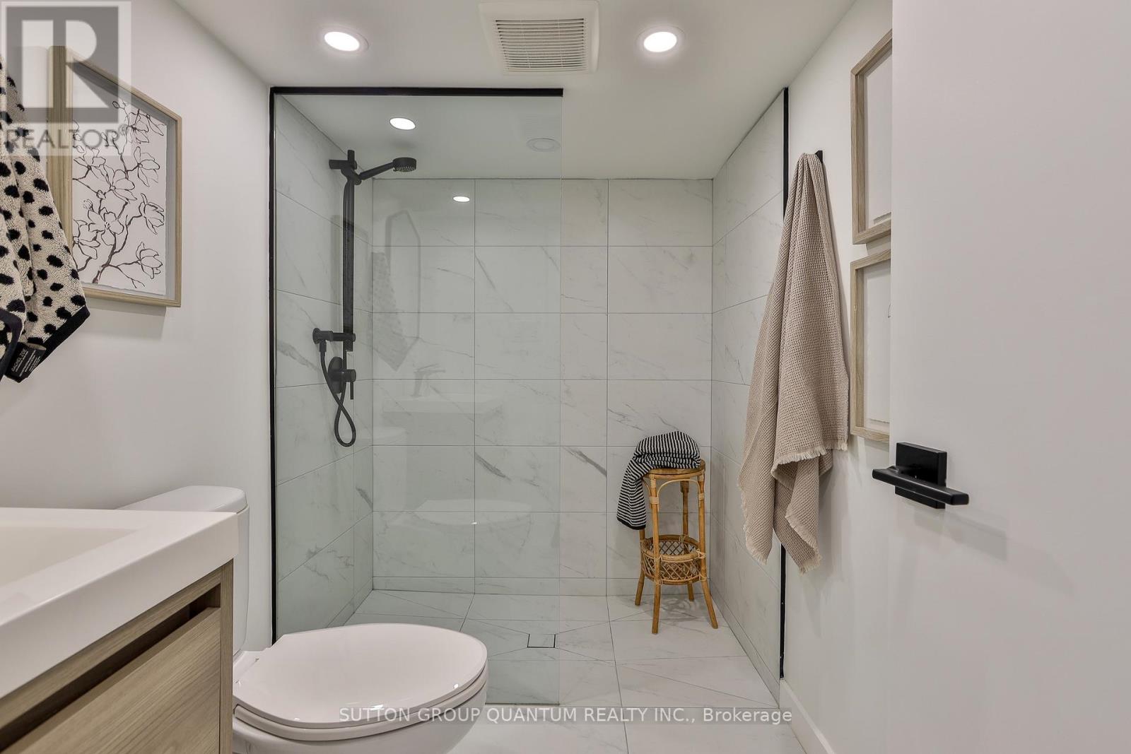 110 CASTLEFIELD AVENUE - Image 43
