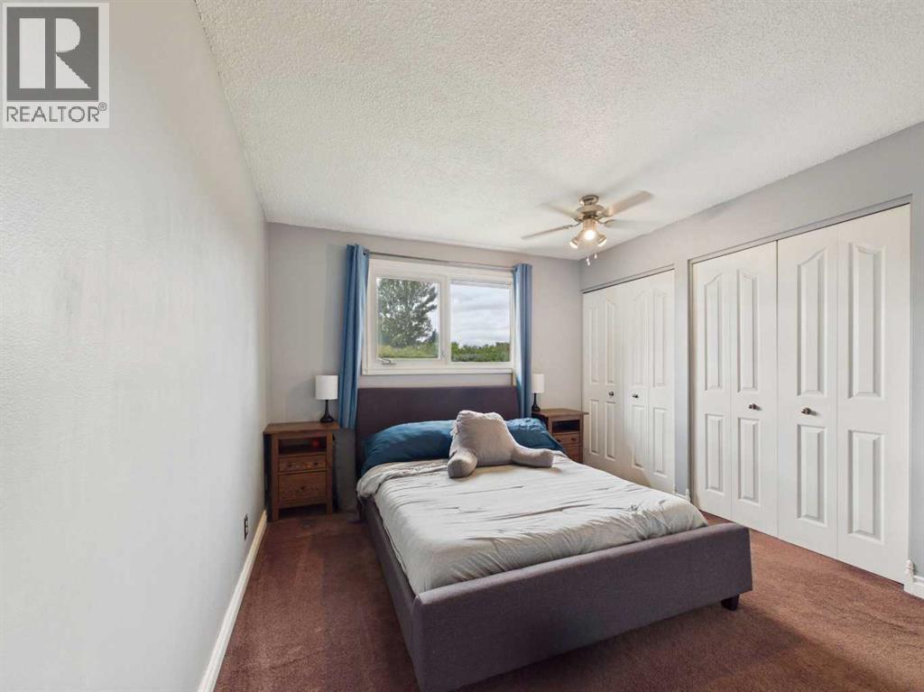 Listing photo – 32 Haliburton Crescent, Red Deer