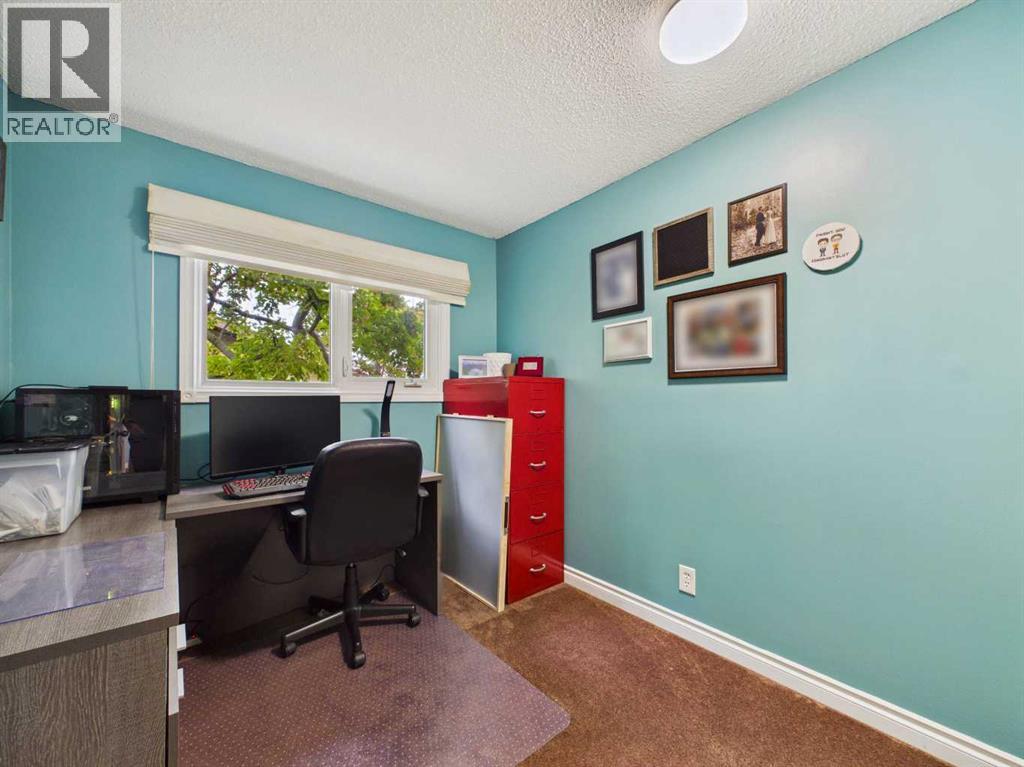 Listing photo – 32 Haliburton Crescent, Red Deer