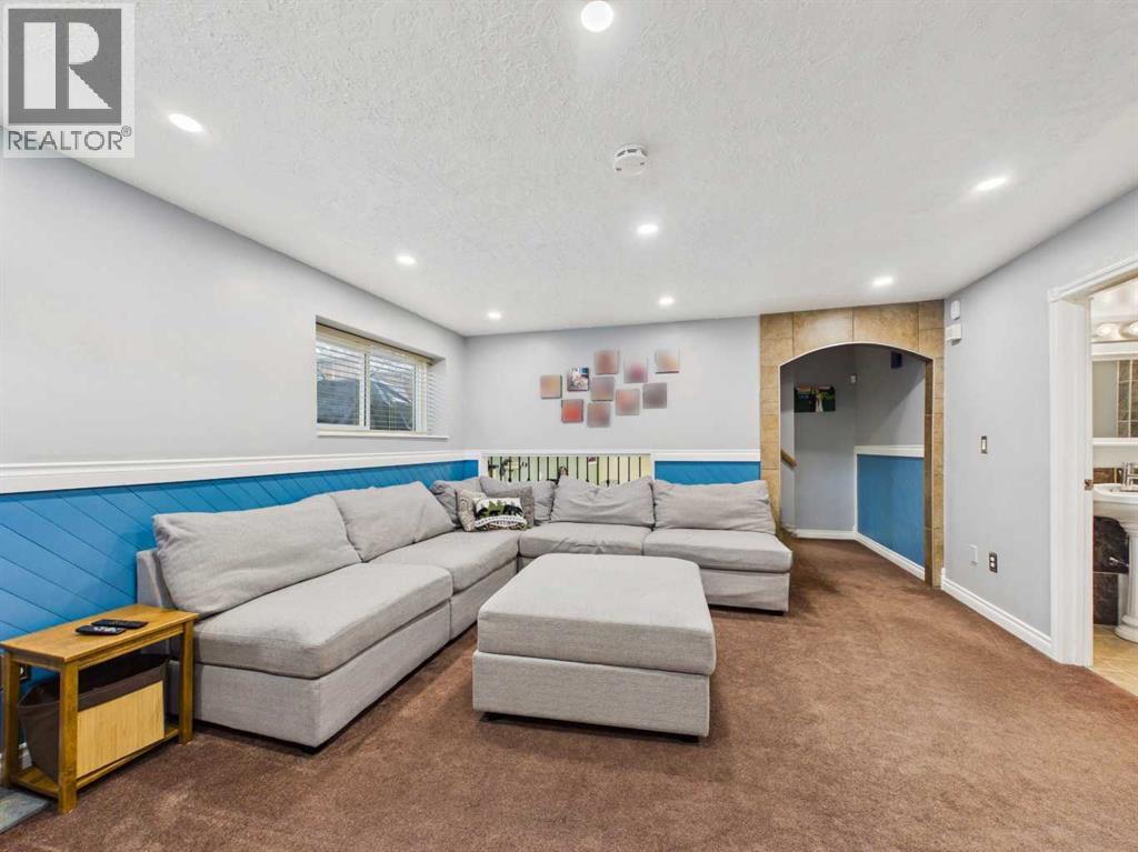 Listing photo – 32 Haliburton Crescent, Red Deer