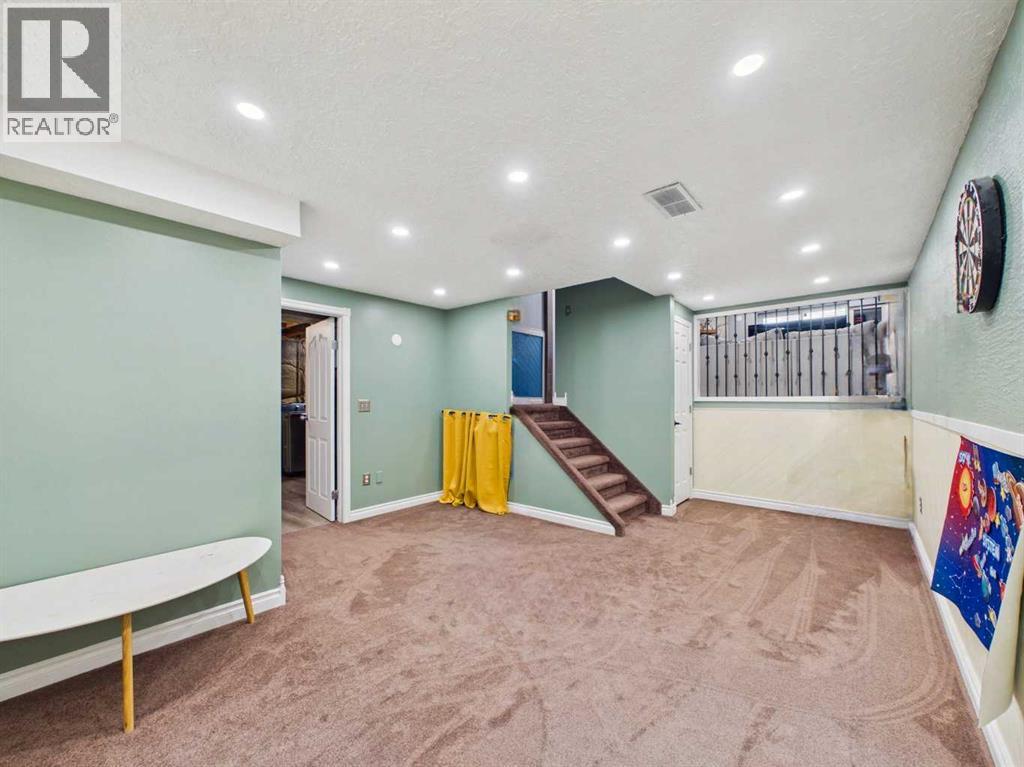 Listing photo – 32 Haliburton Crescent, Red Deer