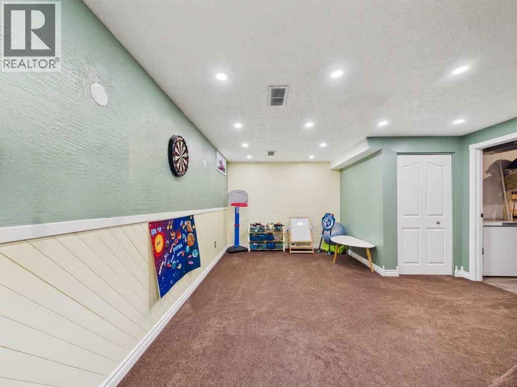 Listing photo – 32 Haliburton Crescent, Red Deer