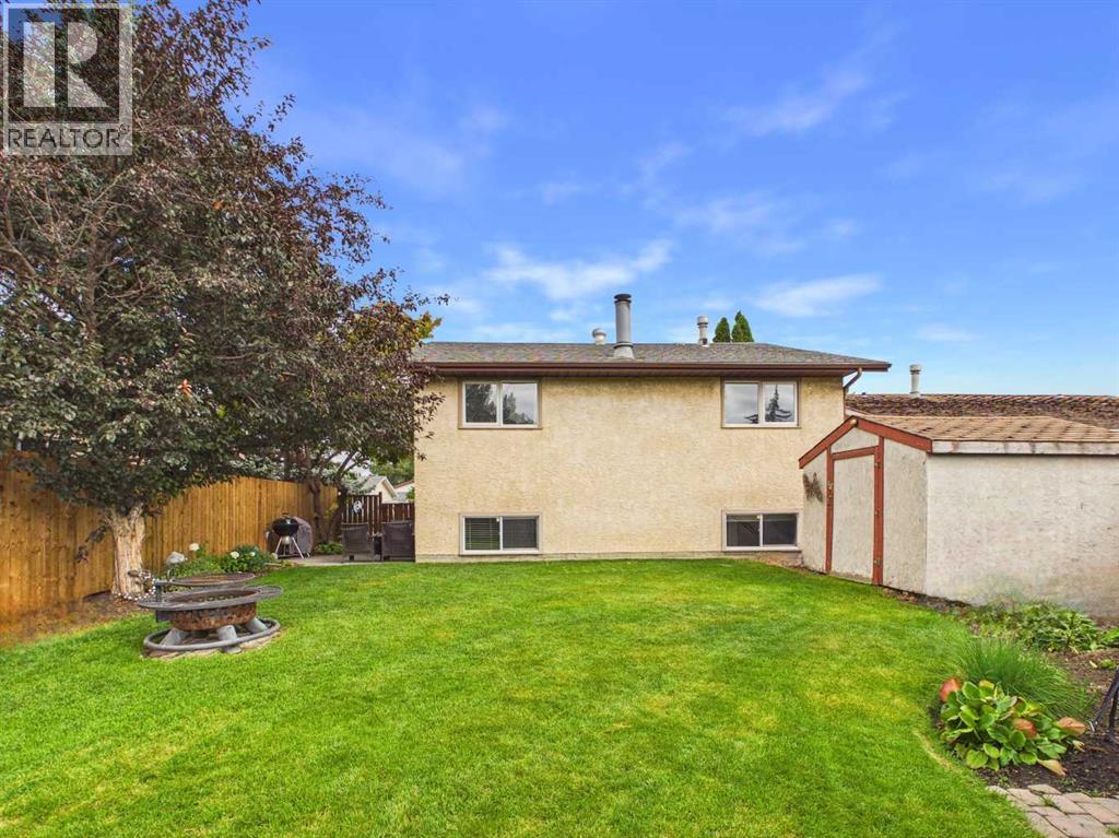 Listing photo – 32 Haliburton Crescent, Red Deer