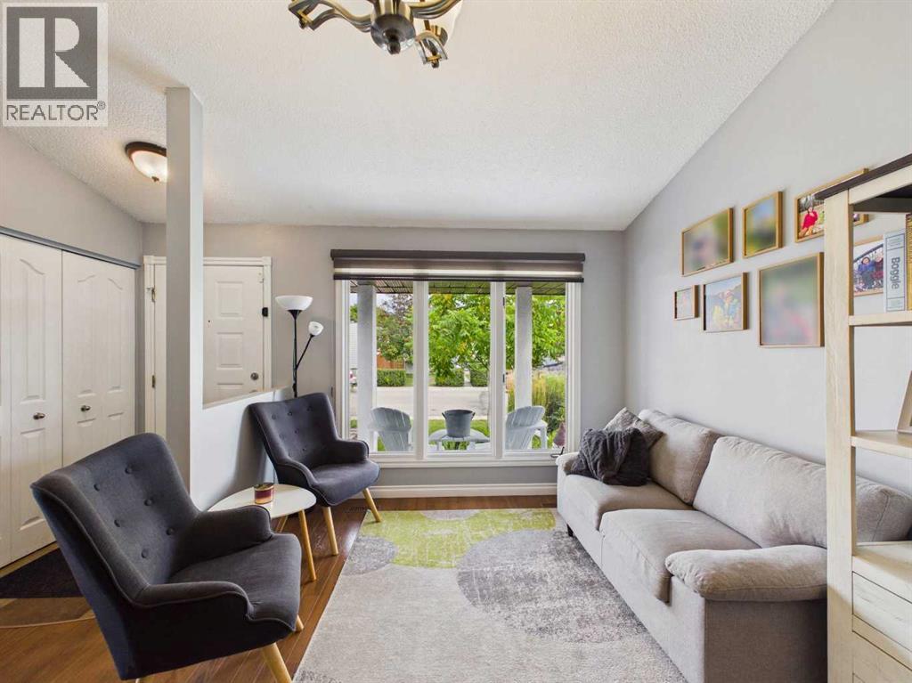 Listing photo – 32 Haliburton Crescent, Red Deer