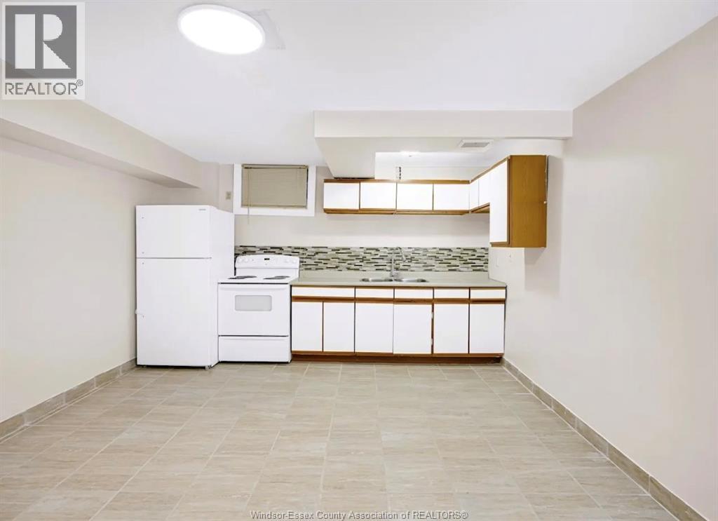 1637 Drouillard Unit# Lower, Windsor — photo 2