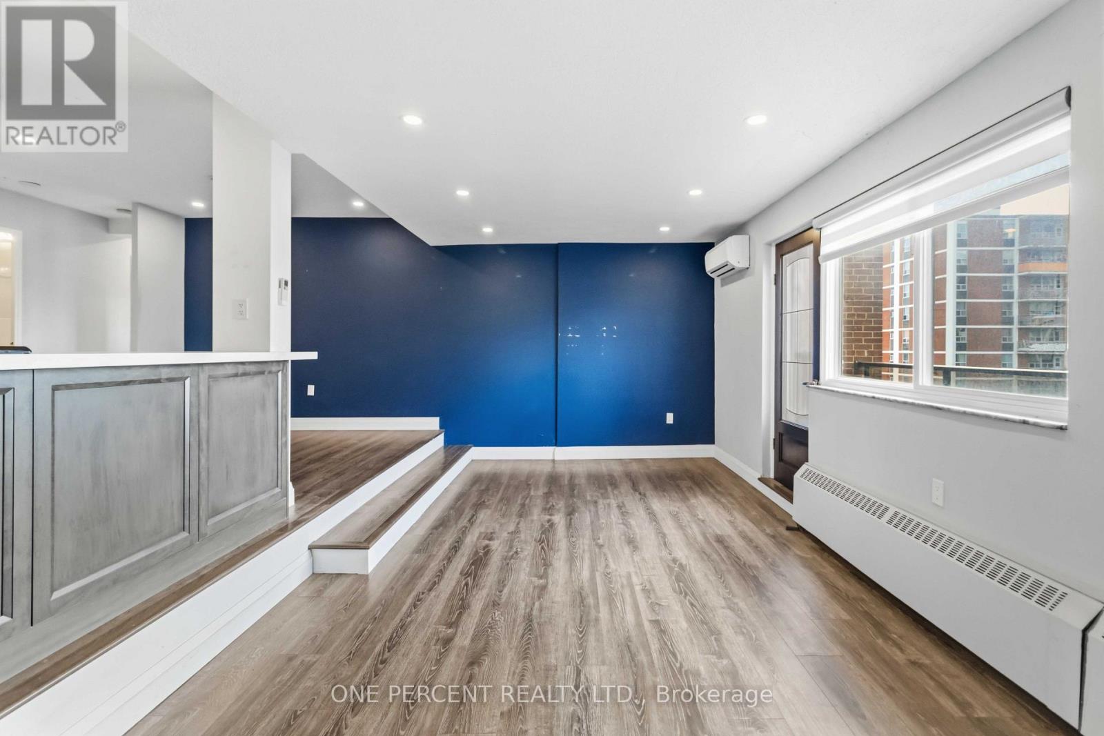 #1005 15 ELIZABETH STREET N - 14