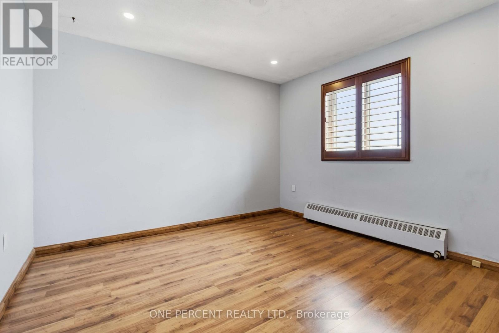 #1005 15 ELIZABETH STREET N - 21